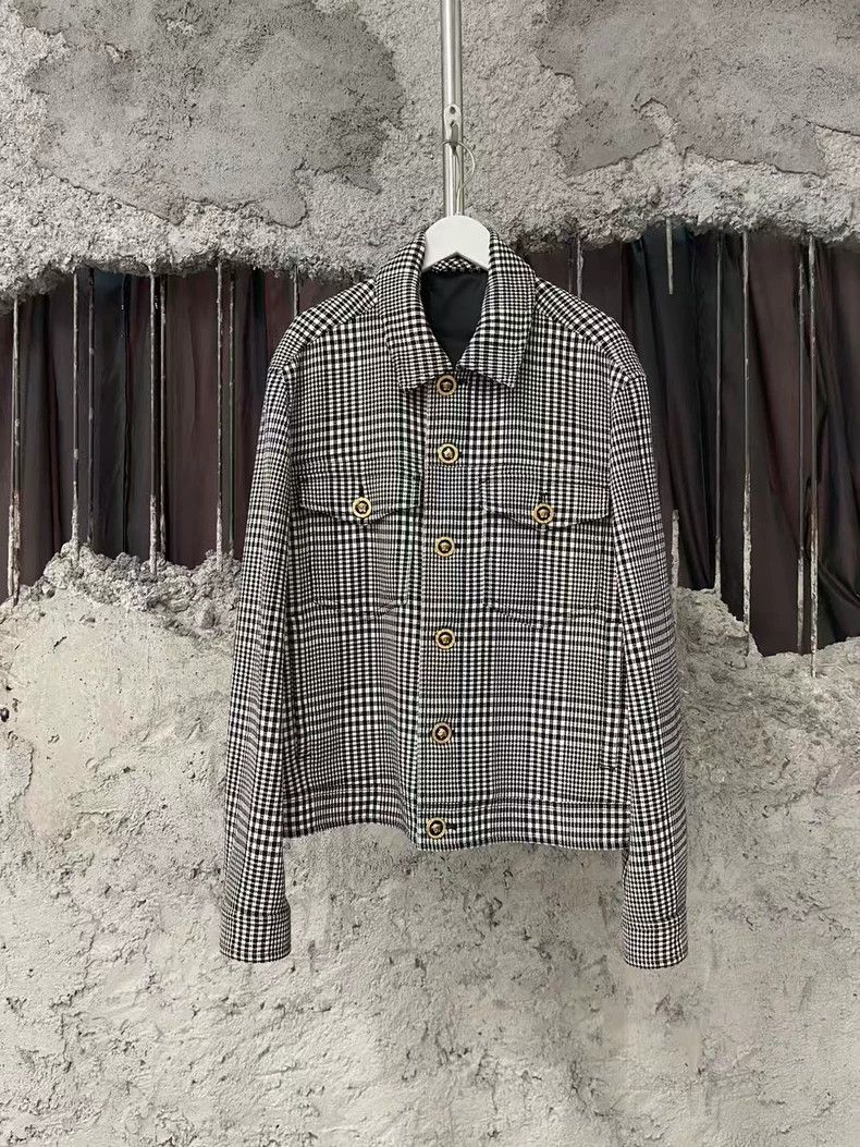 Versace Versace Gray-black plaid wool jacket coat Size M / US 6-8 / IT 42-44 - 1 Thumbnail