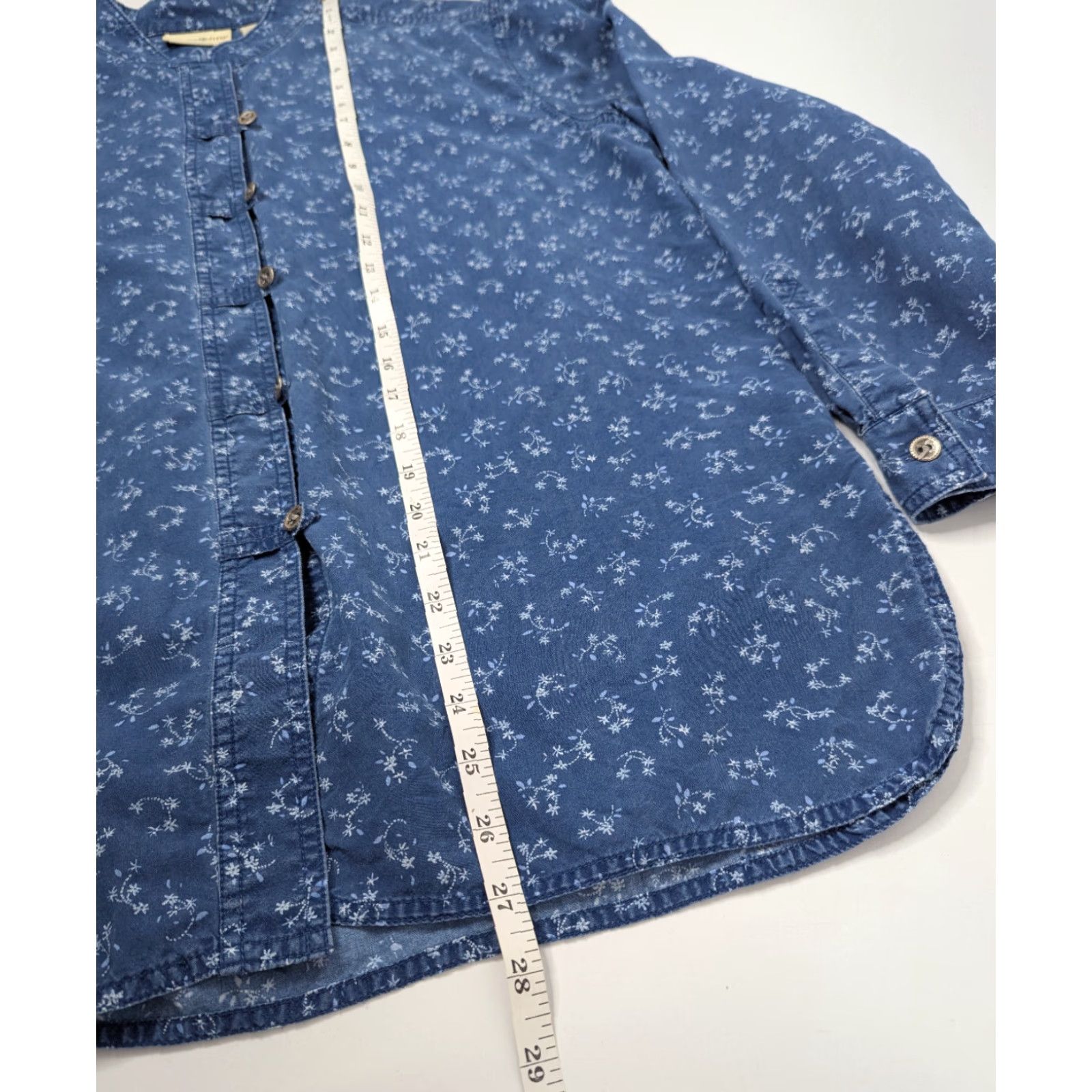 Vintage VINTAGE TravelSmith Button-Up Shirt Womens Sz Large Blue Floral Lyocell Size L / US 10 / IT 46 - 6 Thumbnail