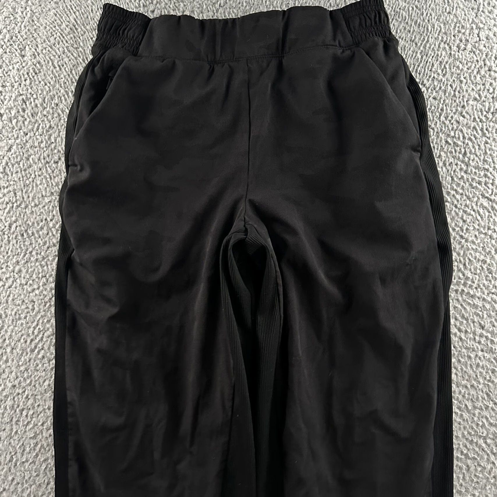 Athleta Athleta Pants Black 2 Jogger Mid Rise Camo Stretch Lined Polyester Blend Womens Tapered Jogger Feature: Stretch Size 26" / US 2 / IT 38 - 2 Thumbnail