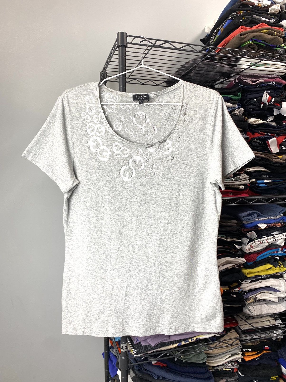 Escada Luxury Escada Silver Print T Shirt Hype Size L / US 10 / IT 46 - 1 Thumbnail