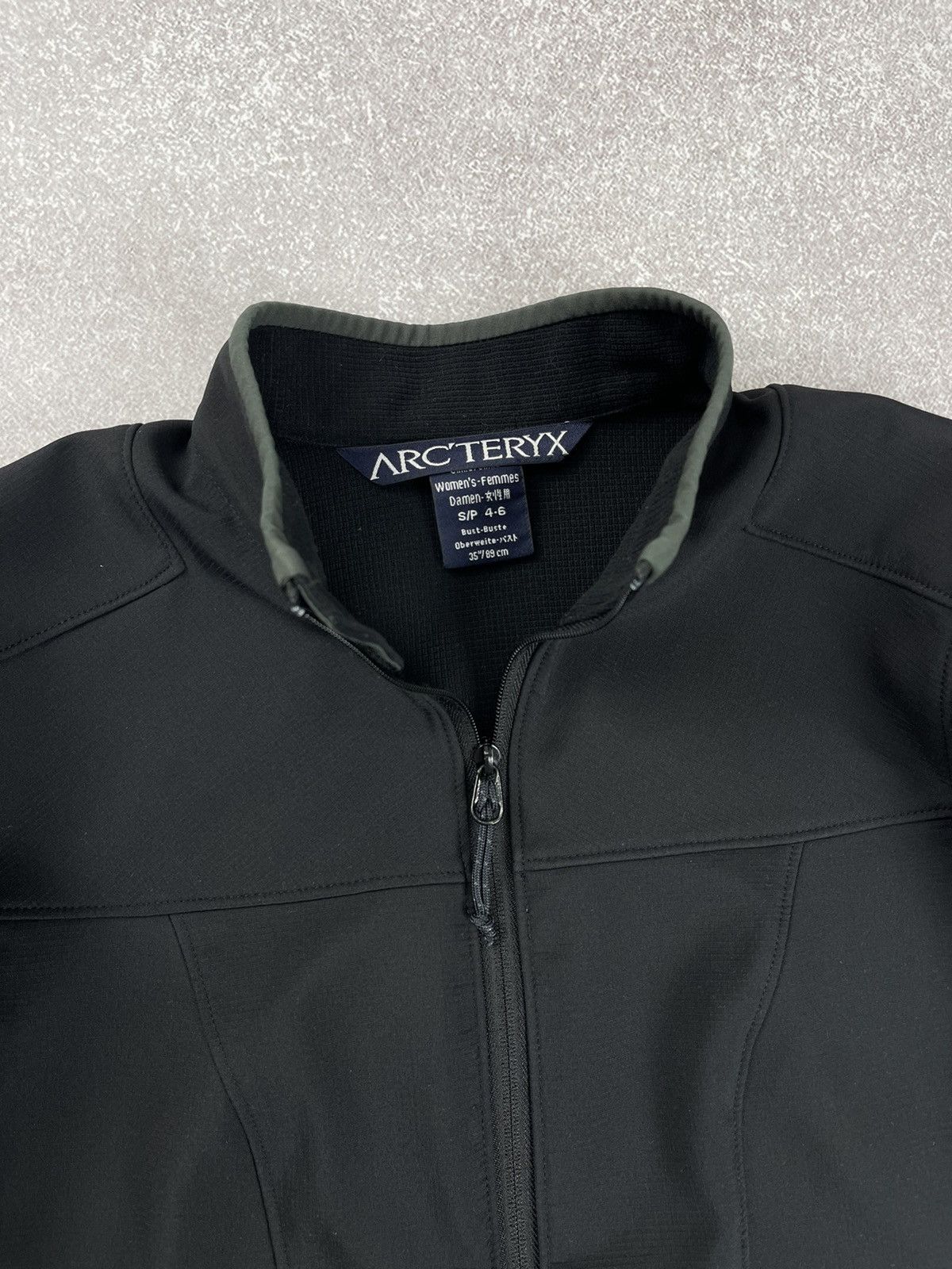 Arc'teryx Vintage Arcteryx Softshell Jacket Women’s Size S / US 4 / IT 40 - 2 Thumbnail
