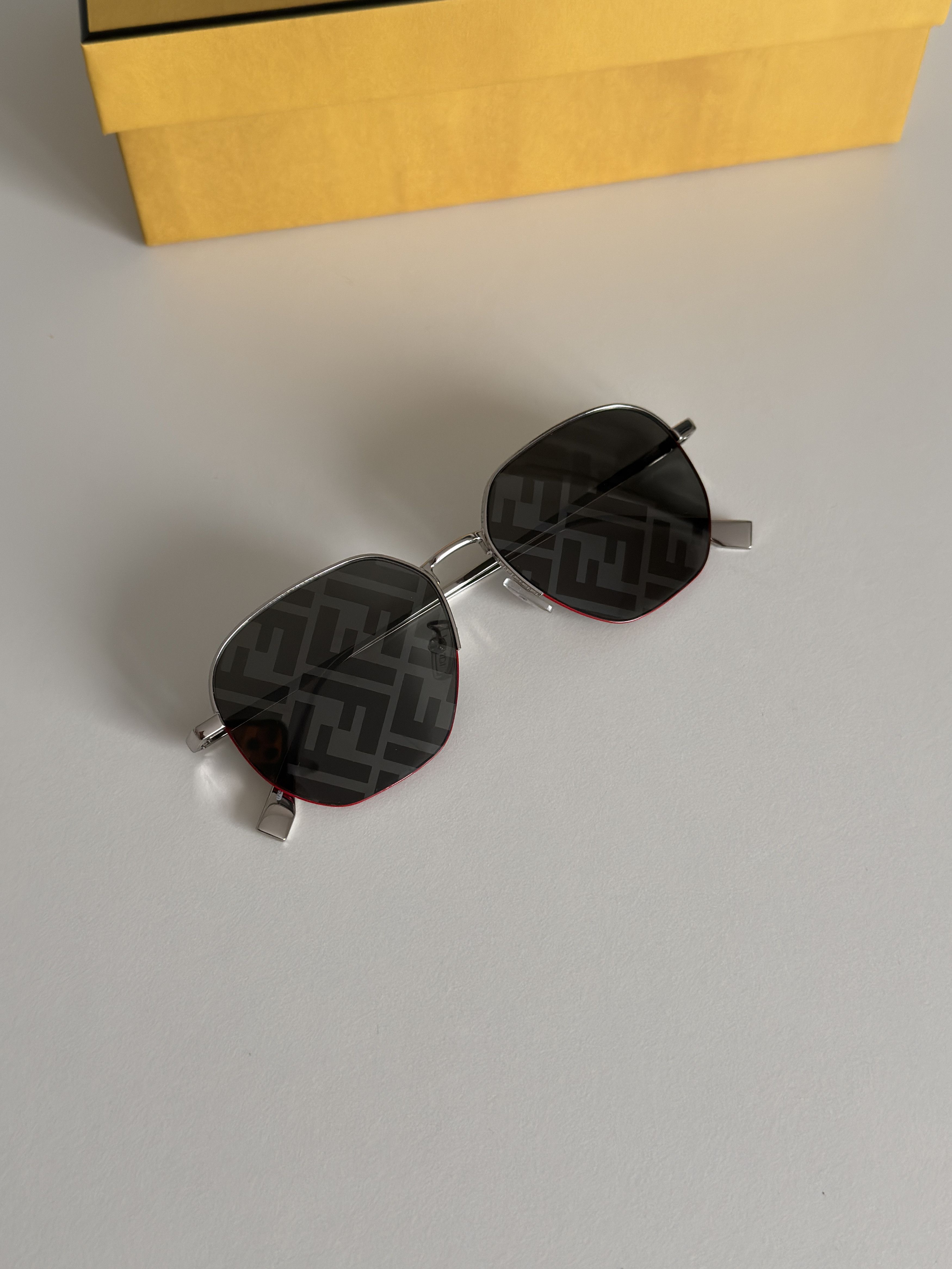Fendi Fendi Sunglasses Size ONE SIZE - 3 Thumbnail