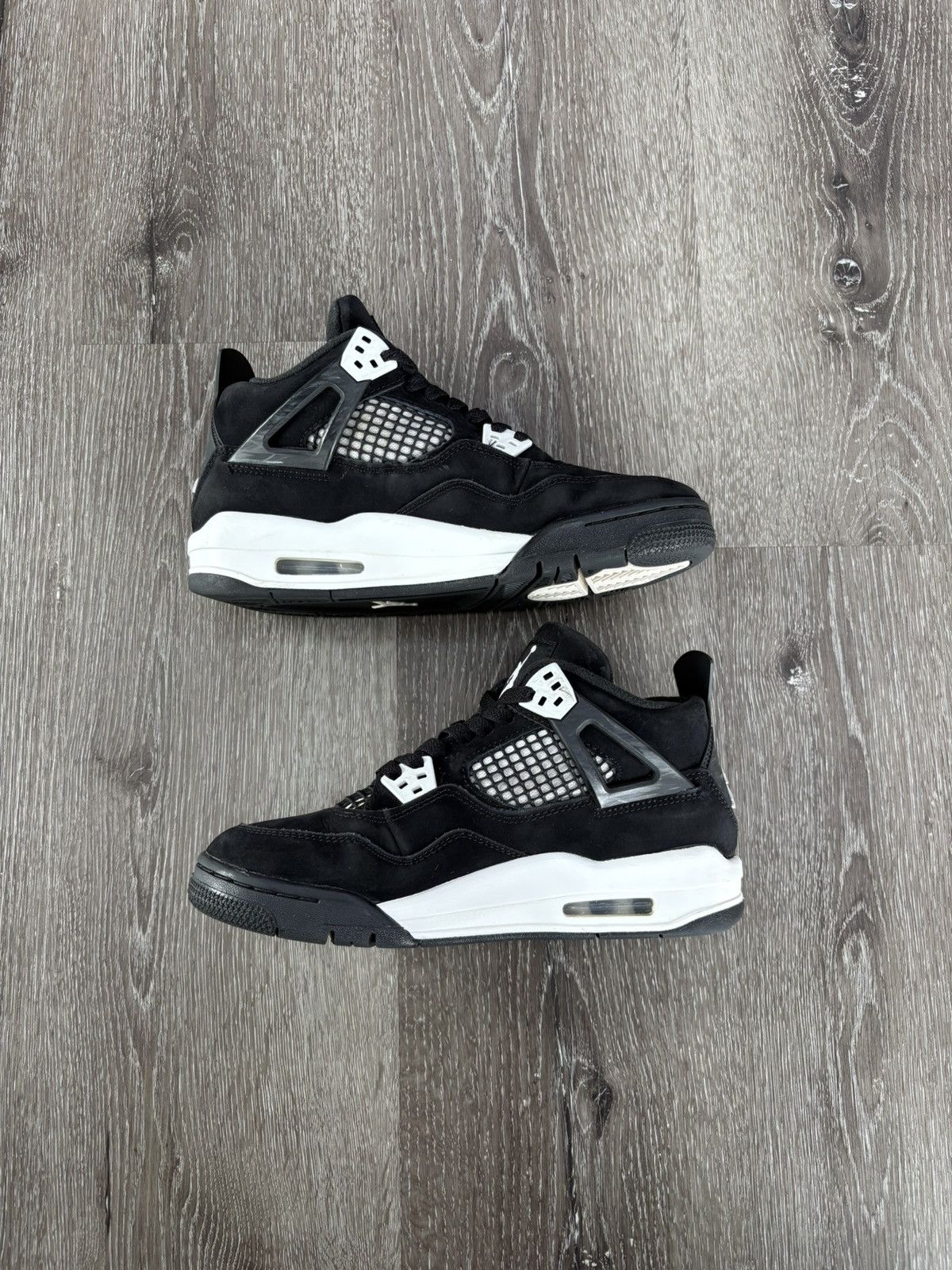 Jordan Brand Air Jordan 4 Retro “White Thunder” (GS) **PRE-OWNED** Size US 6 / EU 39 - 2 Thumbnail