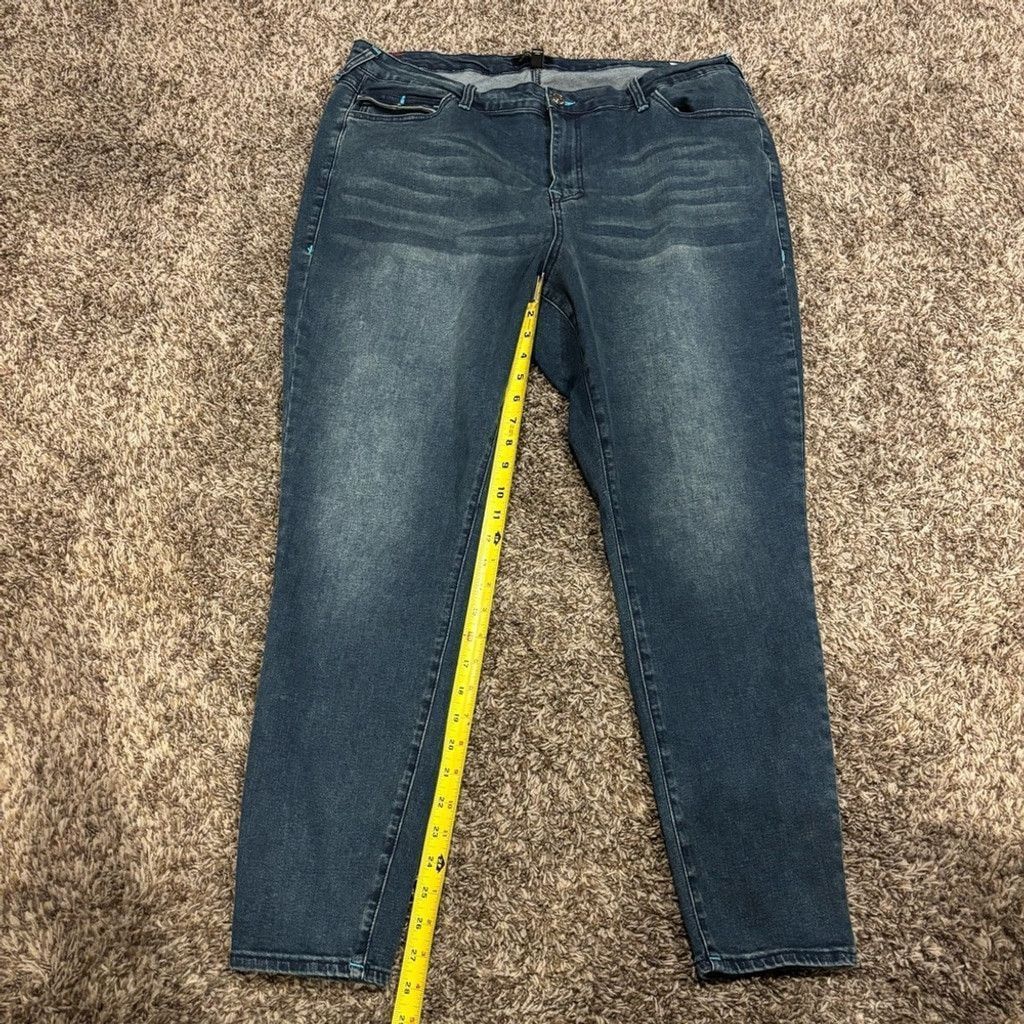 True Religion Women’s True Religion Mid Rise Super Skinny Jeans Size 40" / US 18 - 4 Thumbnail