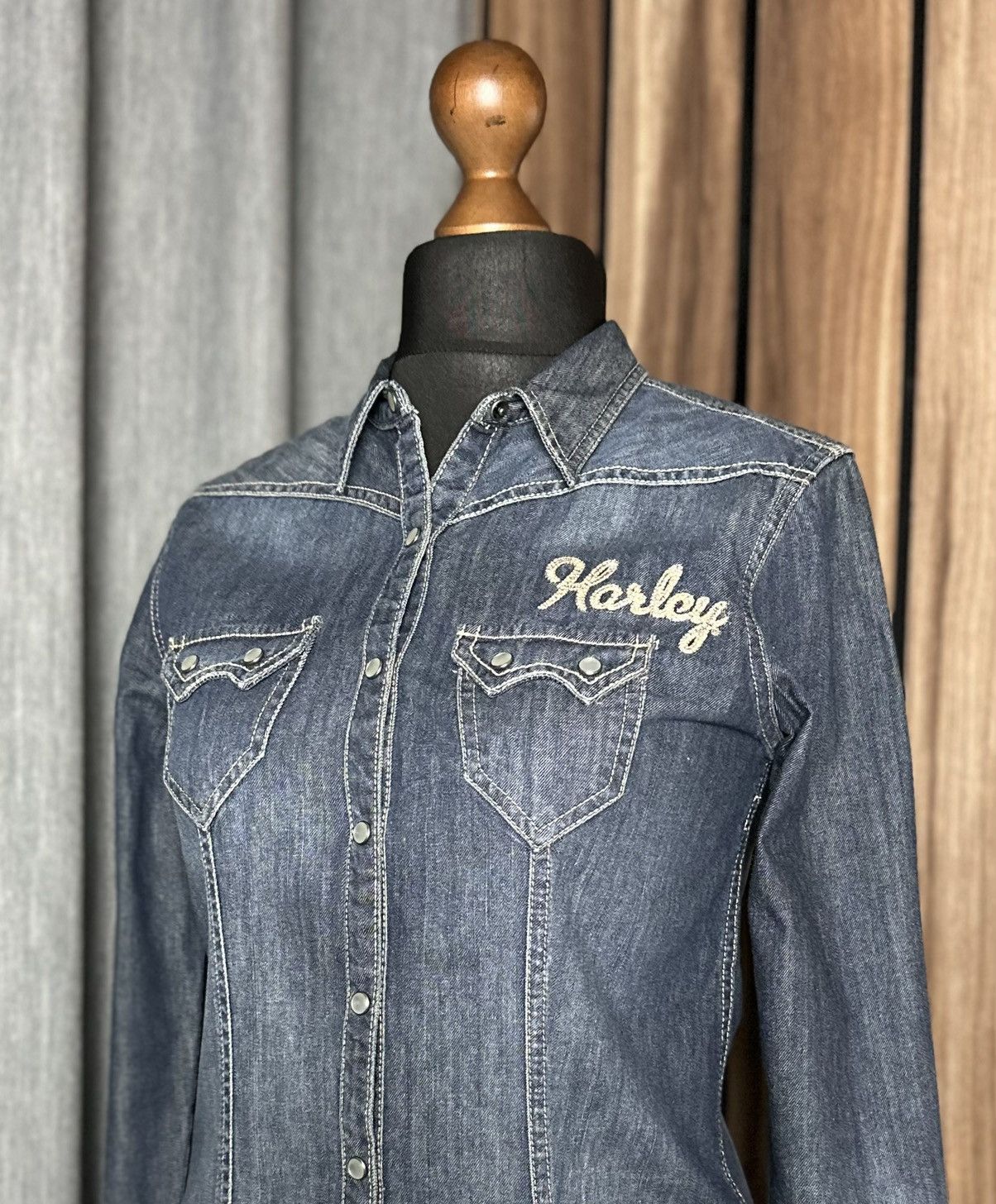 Harley Davidson × Vintage Harley-Davidson Jeans Logo Shirt Women's Size S Size S / US 4 / IT 40 - 4 Thumbnail