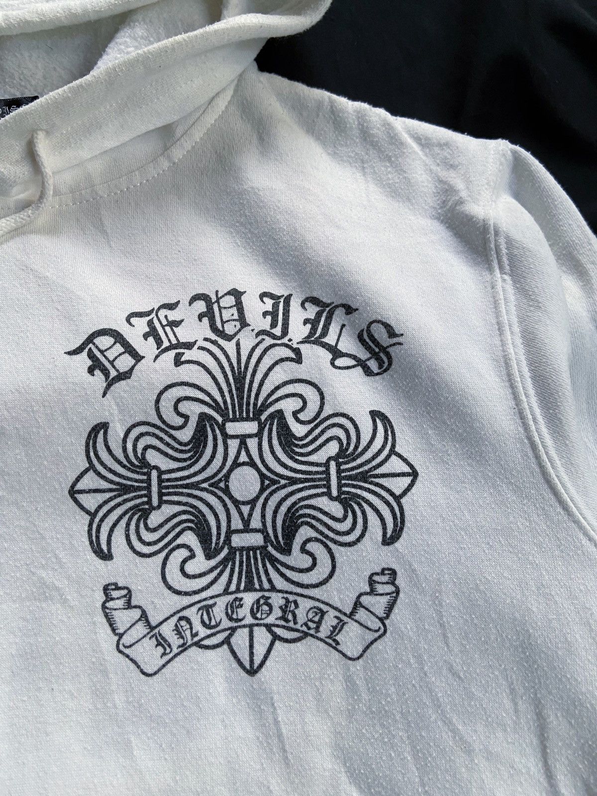 Japanese Brand DEVILS INTEGRAL THE METAL CROSS LINE HOODIE Size US M / EU 48-50 / 2 - 7 Thumbnail
