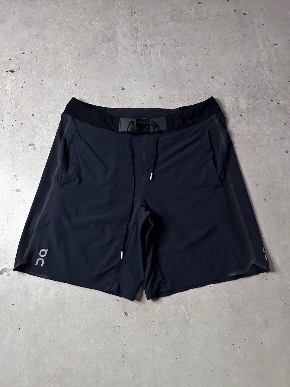 On On Running Hybrid Shorts Men’s S Lightweight Stretch Black Size US 30 / EU 46 - 1 Thumbnail