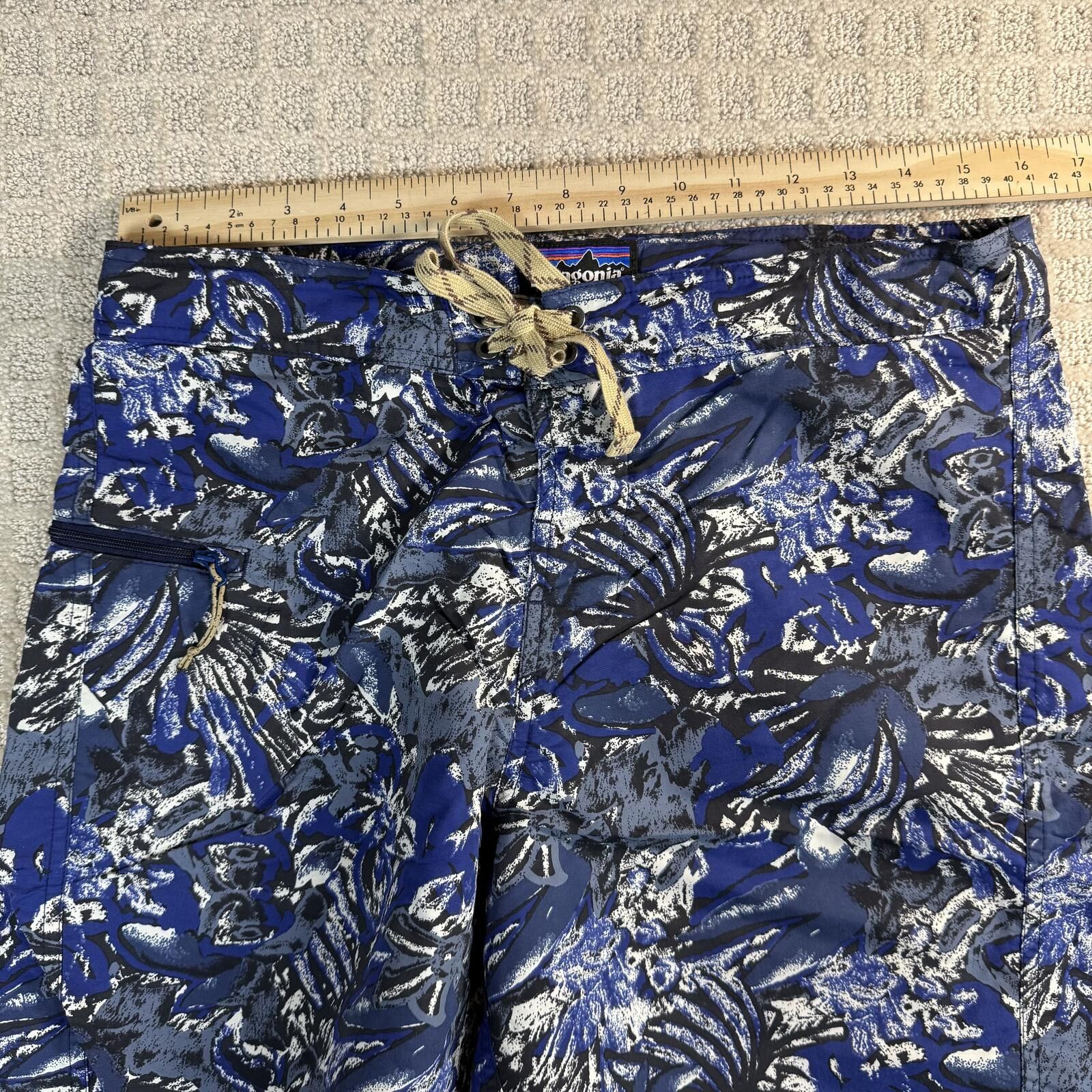 Patagonia Patagonia Floral Board Shorts Size 33 Blue Size US 34 / EU 50 - 3 Thumbnail