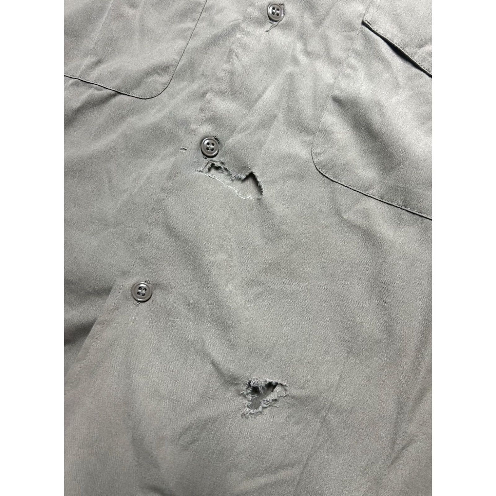 Vintage VINTAGE Army patched button shirt khaki tan distressed Med Military Mens Size US M / EU 48-50 / 2 - 2 Thumbnail