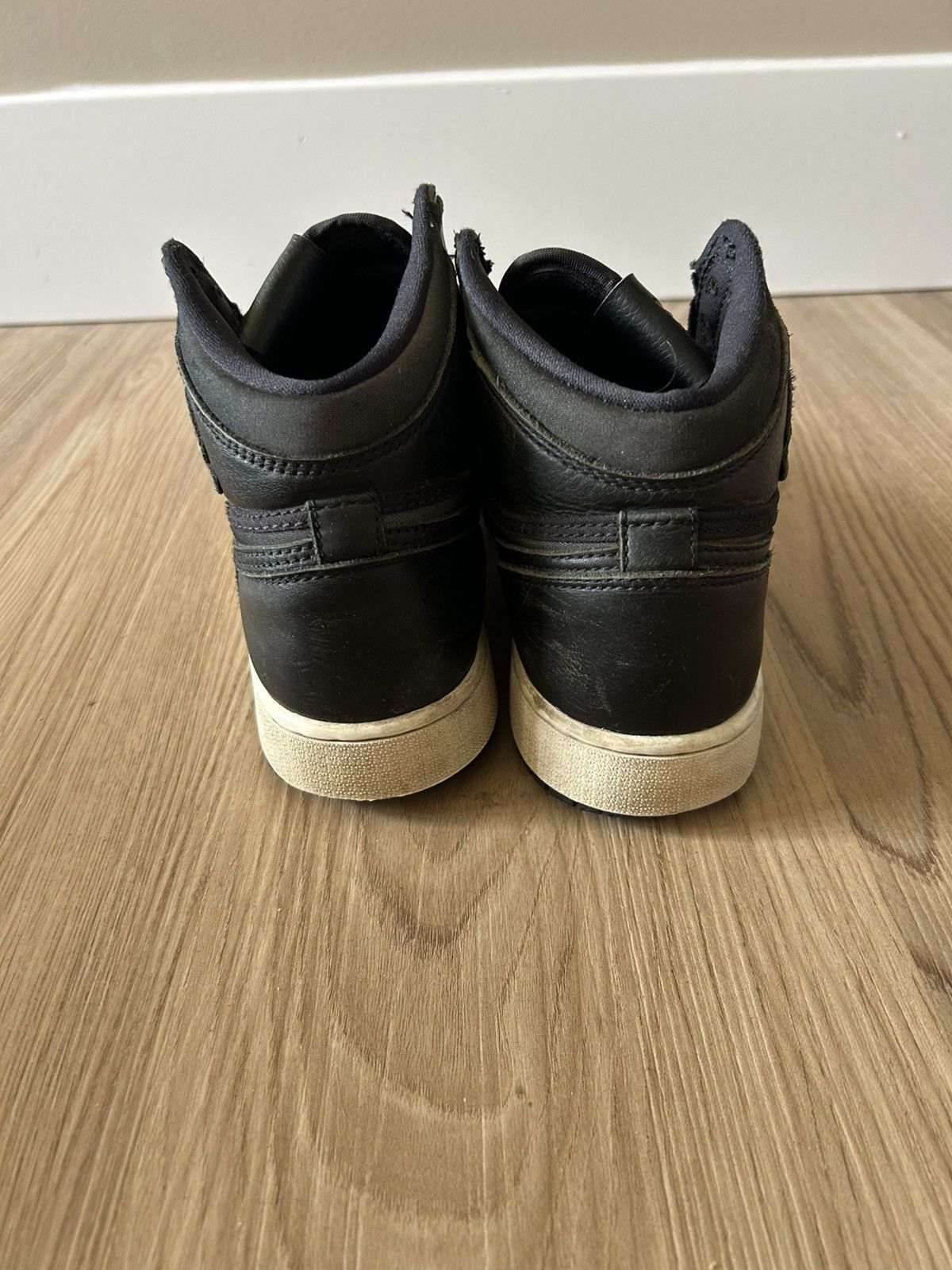 Jordan Brand Jordan 1 High Black Satin Gym Red Size 7Y Size US 7 / EU 40 - 3 Thumbnail