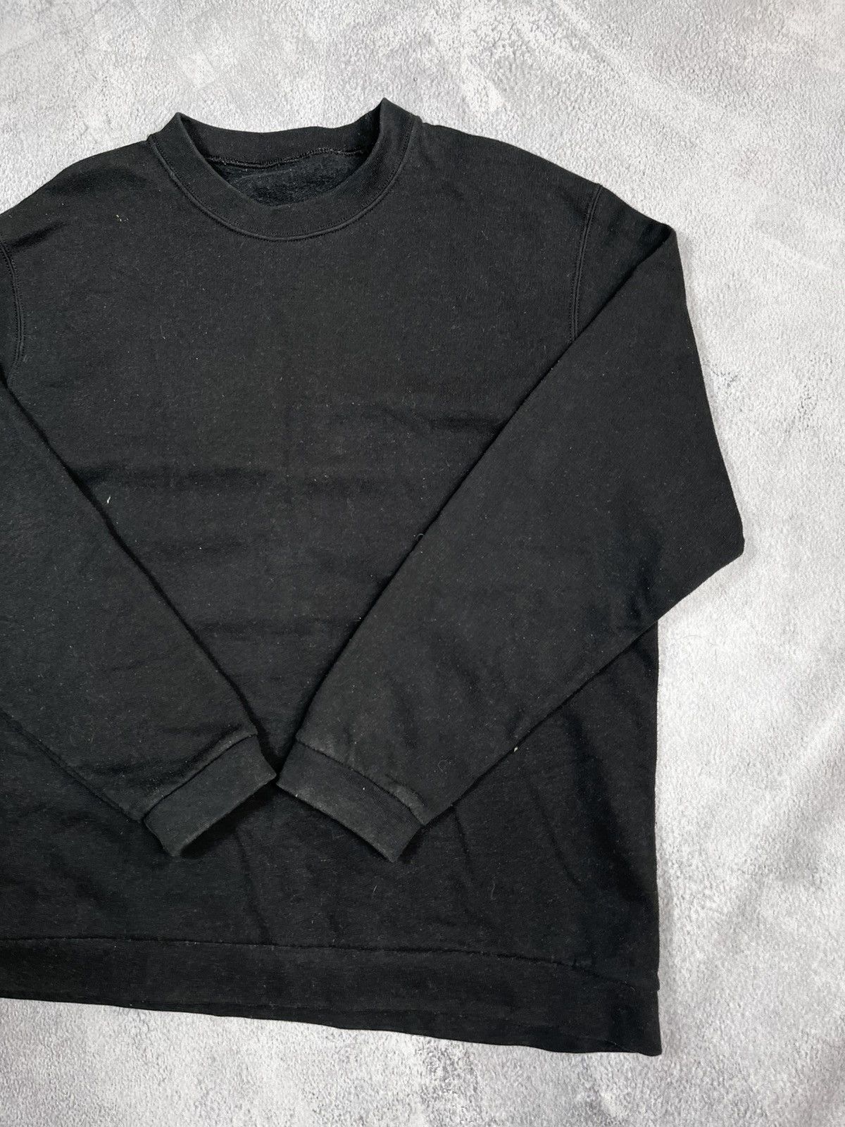 Japanese Brand × Vintage Vintage Y2K black blank faded sweatshirt streetwear style L Size US L / EU 52-54 / 3 - 4 Thumbnail