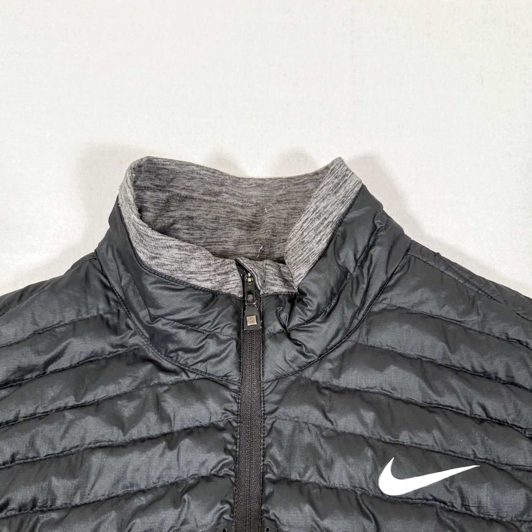 Nike Nike Aeroloft Vest Women Large Black Lightweight Insulated Running Puffer Zip Up Sleeveless Full Zip Pockets Jacket Activewear Size L / US 10 / IT 46 - 2 Thumbnail