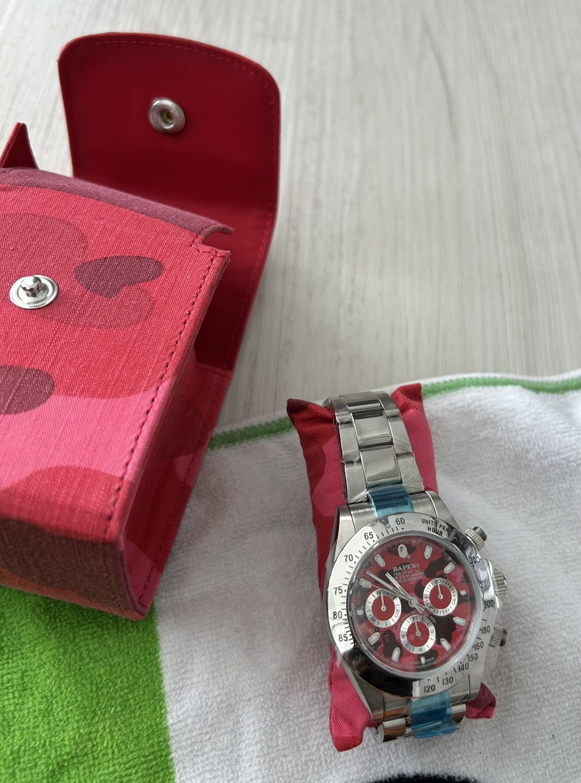 Bape RARE OG A BATHING APE RED CAMO BAPEX Size ONE SIZE - 2 Thumbnail
