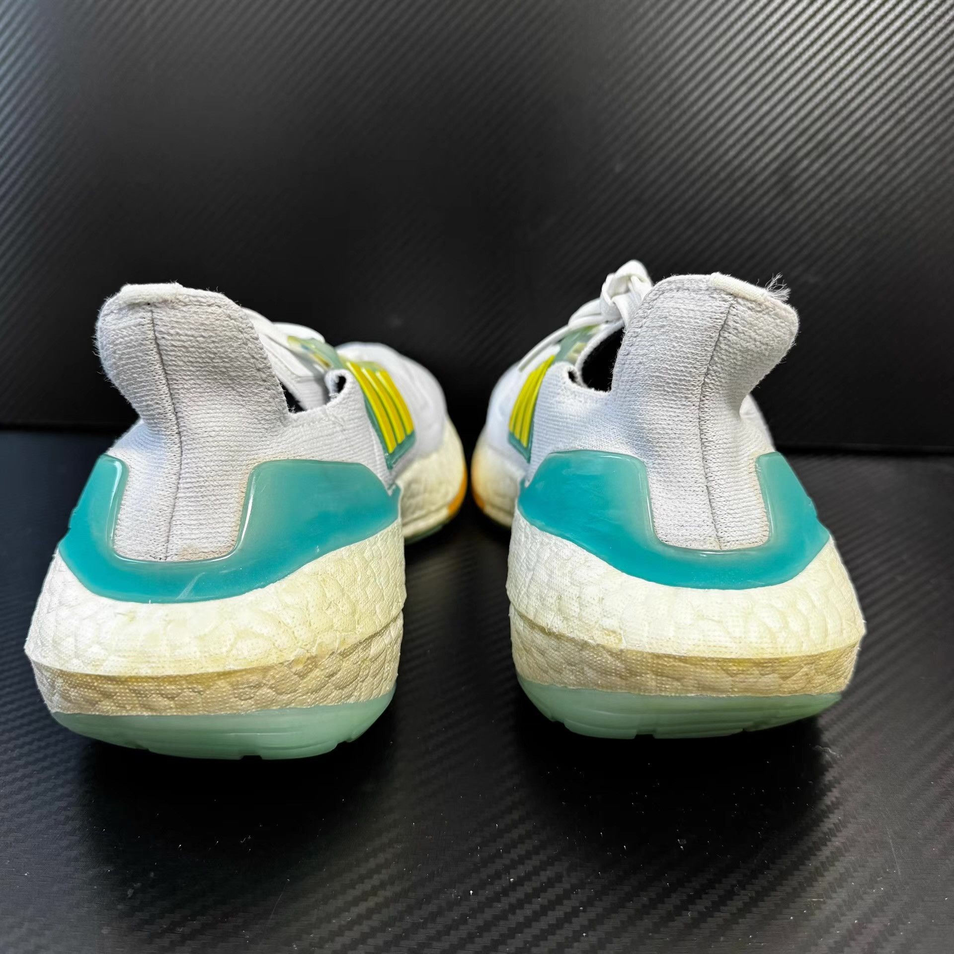 Adidas adidas ULTRABOOST 22 Q11 Size US 8.5 / EU 41-42 - 2 Thumbnail