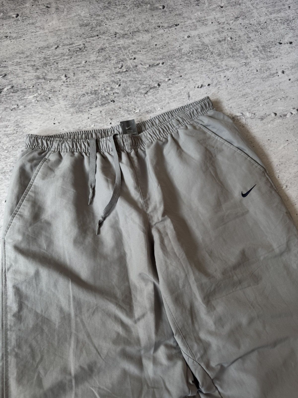 Nike × Vintage NIKE NYLON VINTAGE Y2K OVERSIZE BAGGY FIT PANTS SWEATPANTS Size US 34 / EU 50 - 5 Thumbnail
