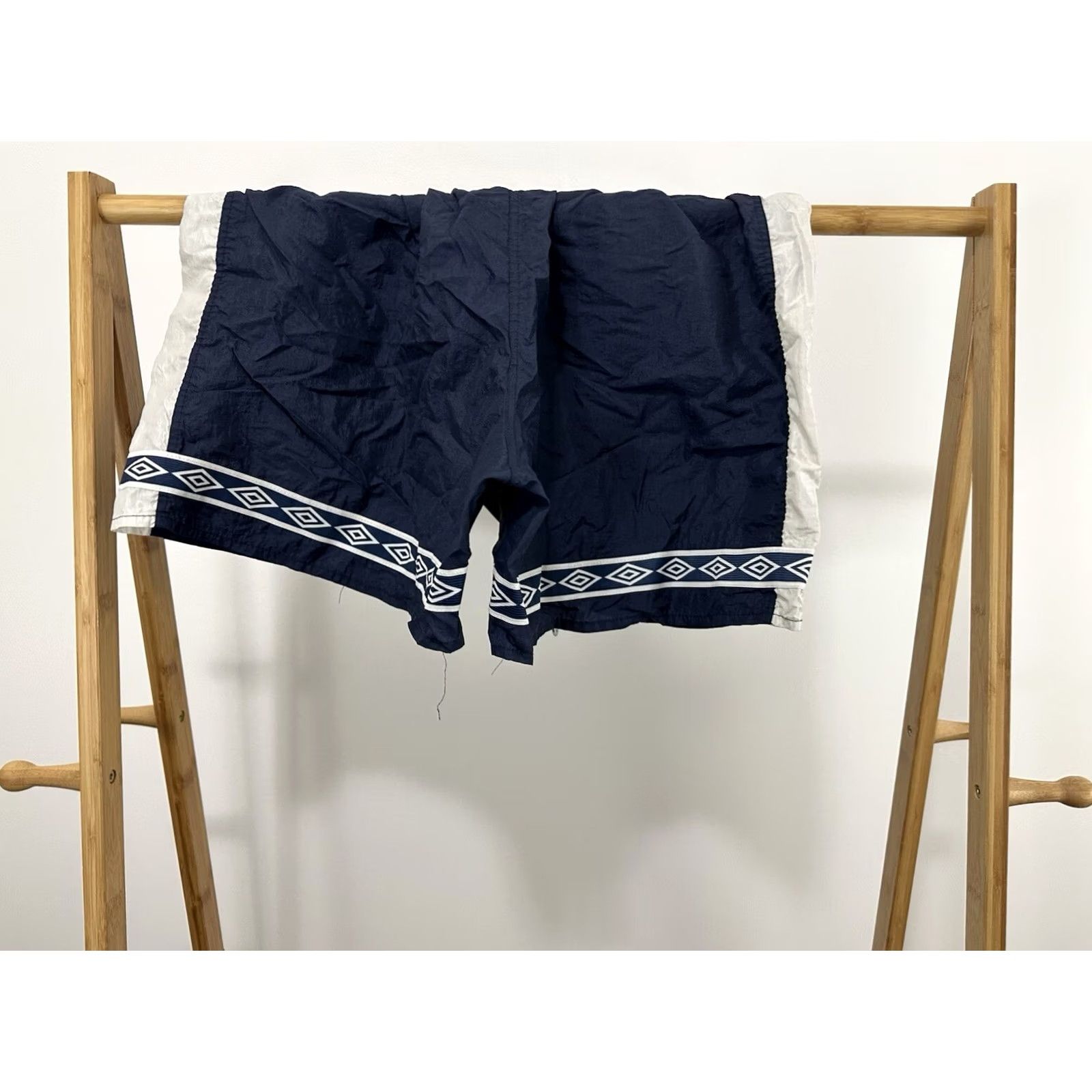 Umbro VINTAGE Umbro Athletic Soccer Shorts Blue Nylon Size L Mens USA Size US 33 - 2 Thumbnail