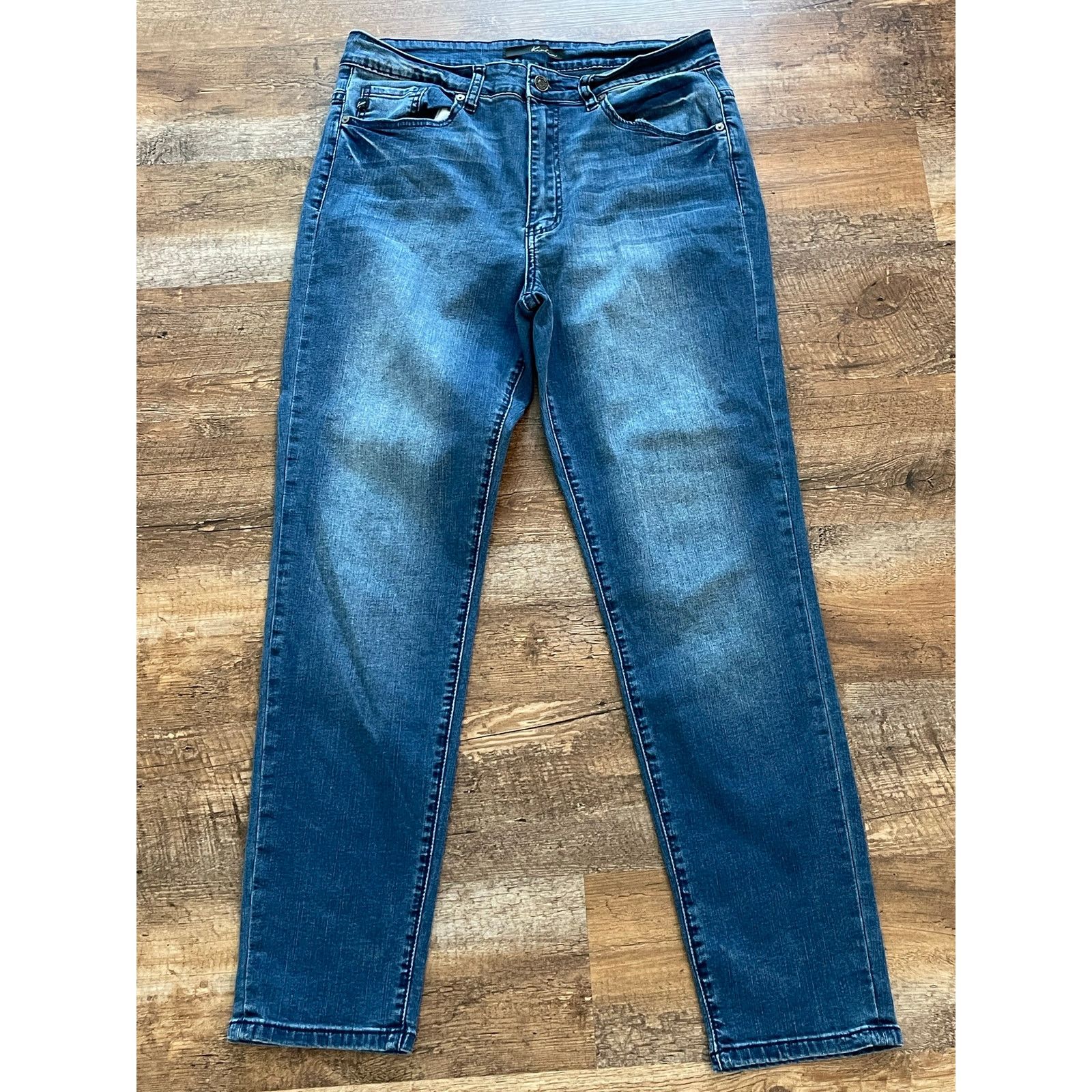 Other KanCan ladies jeans 13/30 straight leg, medium wash Size 30" / US 8 / IT 44 - 1 Thumbnail