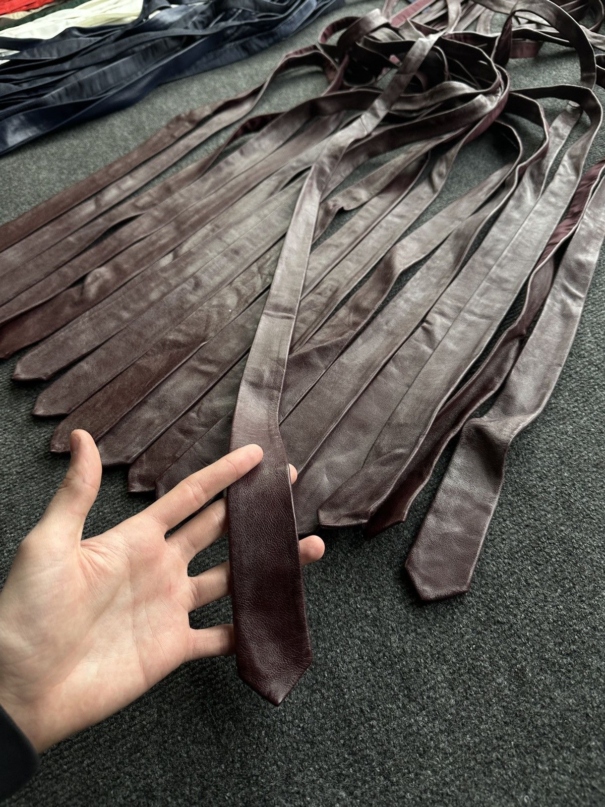 Other 🚨 LEATHER BURGUNDY ITALY TIE LUXURY VNTG RARE OLD MONEY Size ONE SIZE - 13 Thumbnail