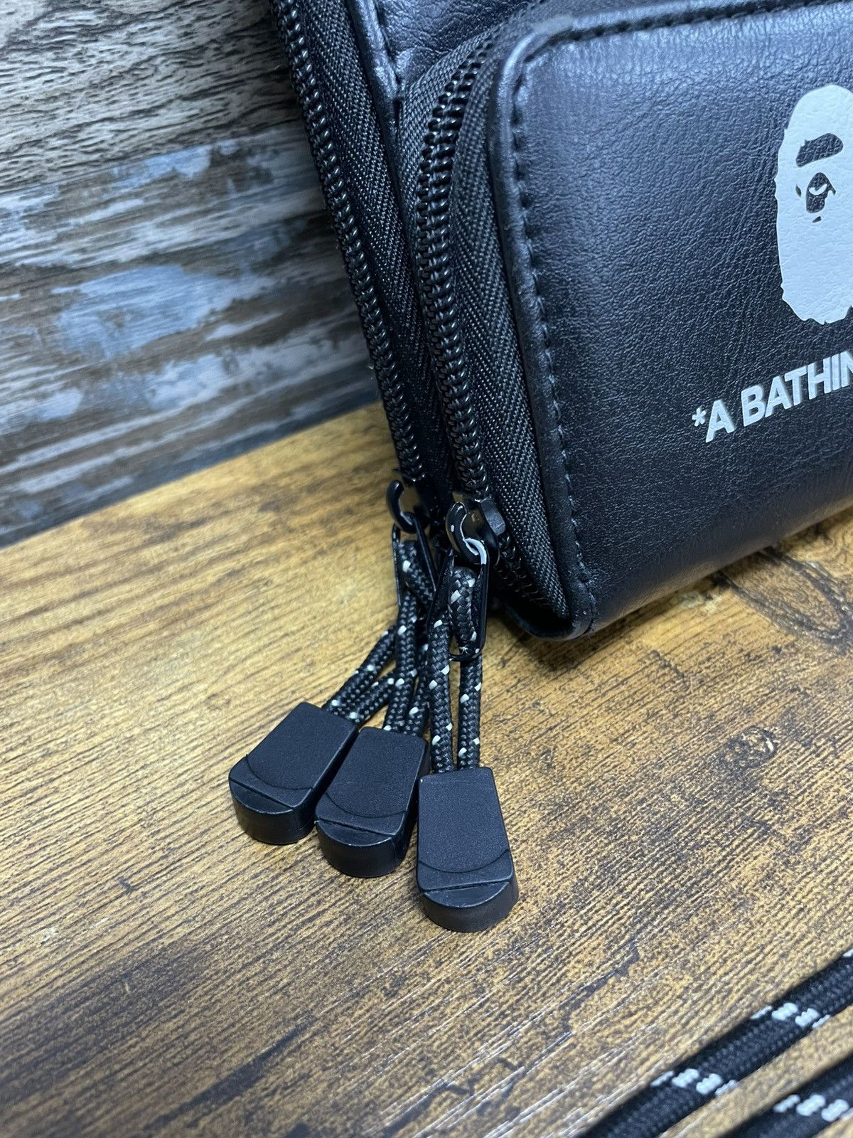 Bape OS - “ A Bathing Ape “ Phone Side Bag Size ONE SIZE - 3 Thumbnail