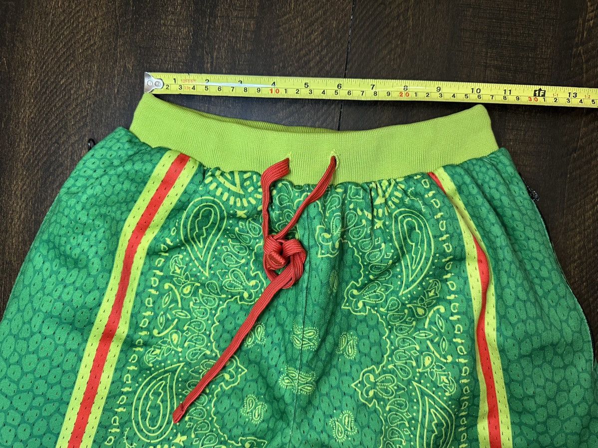 Collect and Select Collect and Select Christmas Kobe Grinch Mamba Shorts-XXS Size US 28 / EU 44 - 4 Thumbnail