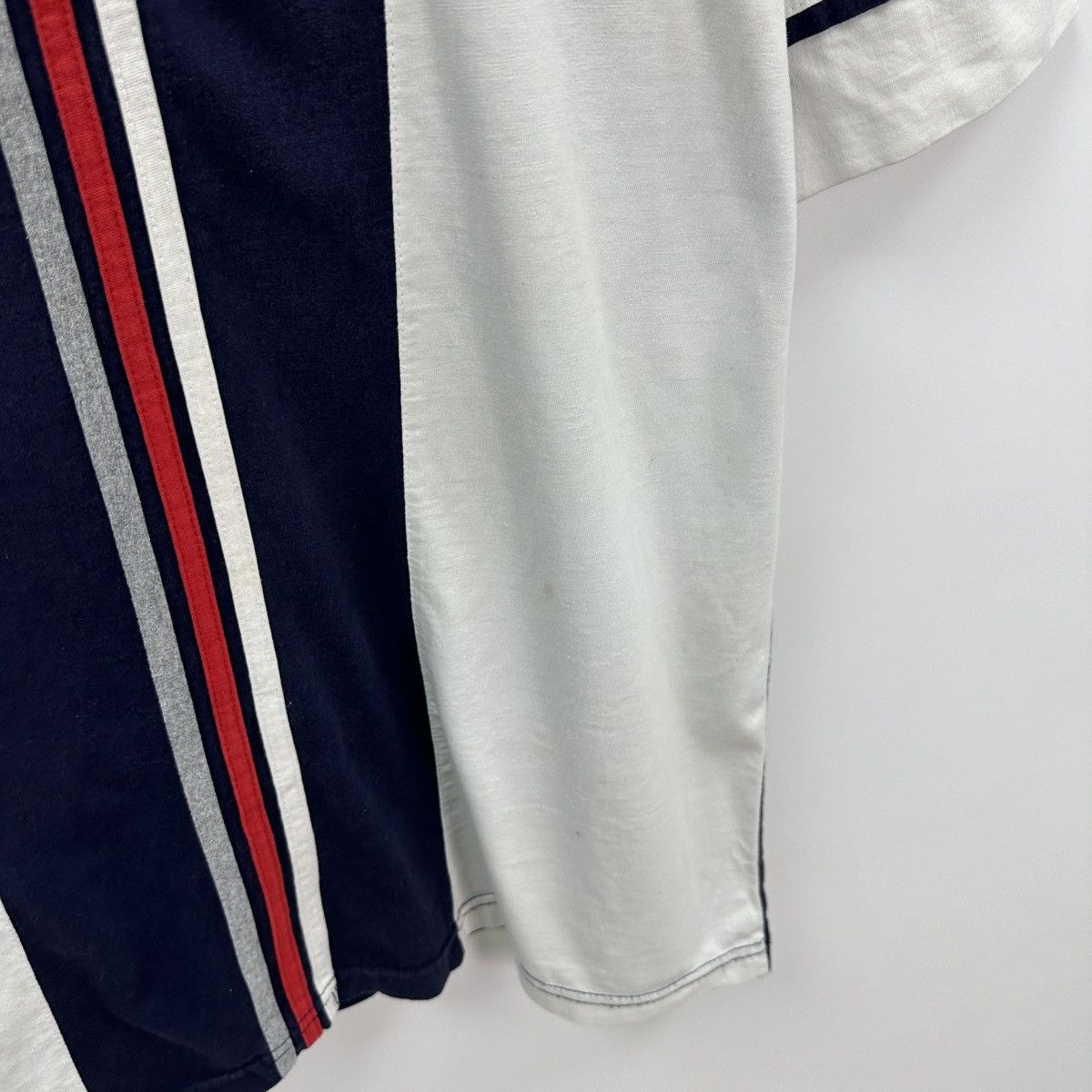 Tommy Hilfiger Vintage 90s Tommy Hilfiger Embroidered logo tee y2k hype og Size US L / EU 52-54 / 3 - 8 Thumbnail