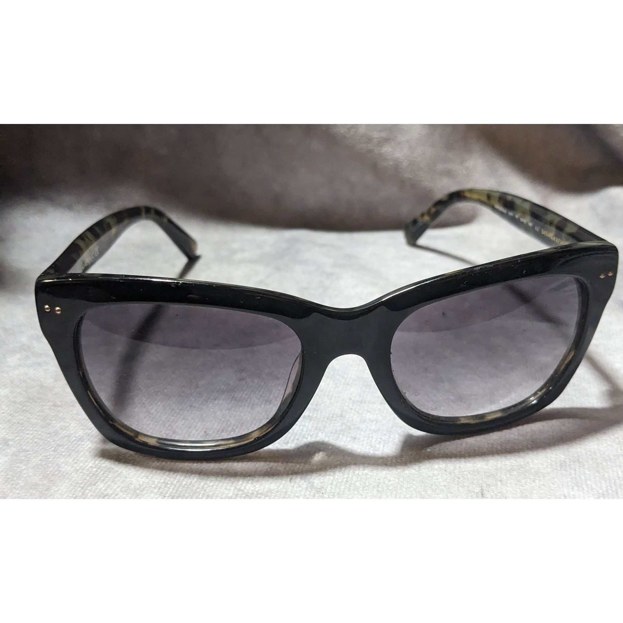 Banana Republic Banana Republic Black And Tortoise Margeaux Sunglasses Size ONE SIZE - 1 Thumbnail
