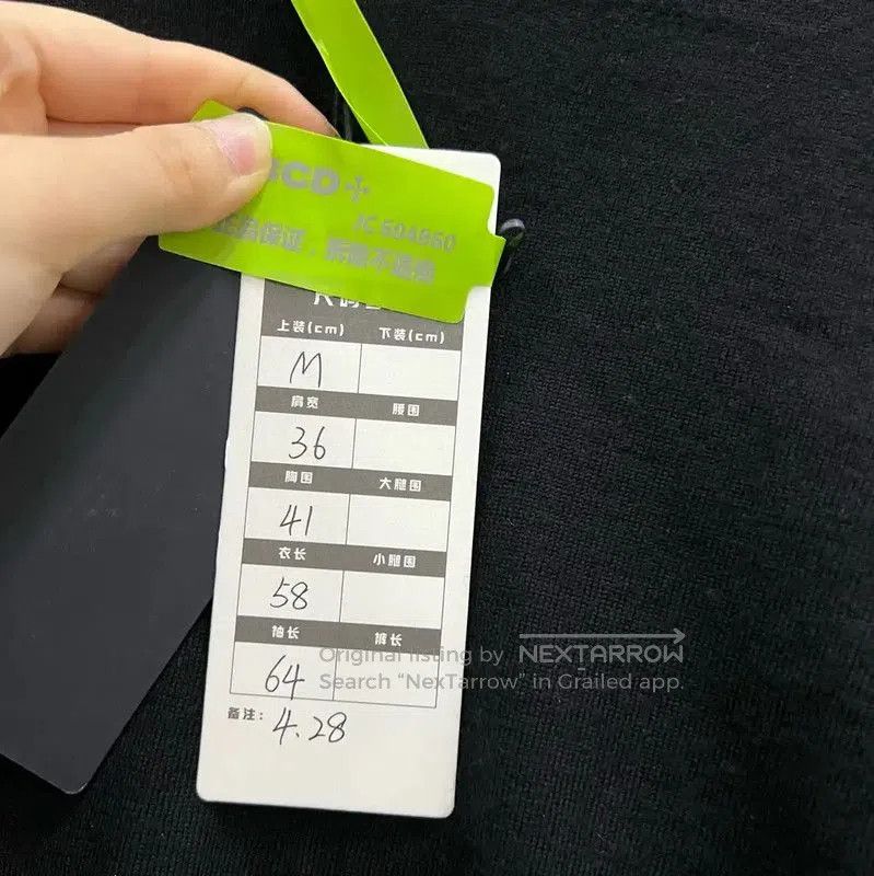 Burberry Burberry Black Wool Long Sleeve Sweater for Women. Size M / US 6-8 / IT 42-44 - 3 Thumbnail