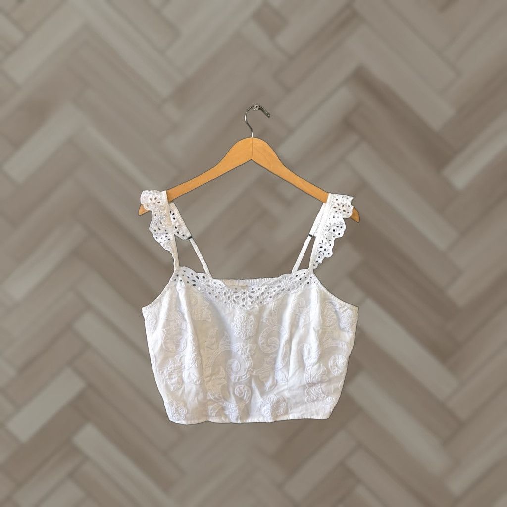 Abercrombie & Fitch Abercrombie & Fitch Womens Cropped Tank Shirt XL White Lace Sleeveless - XL White Cropped Tank Shirt Womens Abercrombie & Fitch Size XL / US 12-14 / IT 48-50 - 1 Thumbnail
