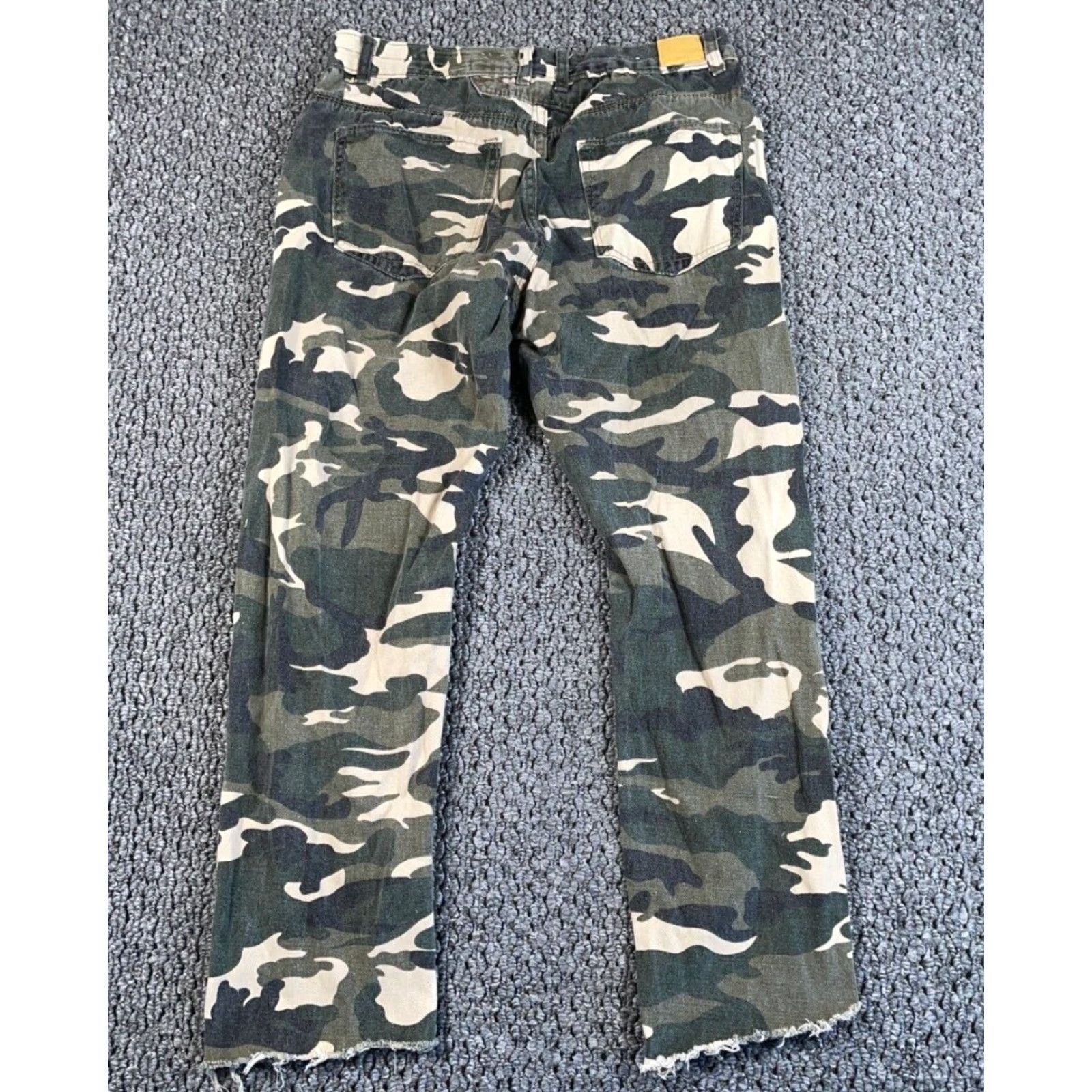 J Brand 22 Oz Brand Camouflage Pattern Tapered Leg Jeans Women's 33 x 26 Raw Edge Size 24" / US 00 / IT 34 - 2 Thumbnail