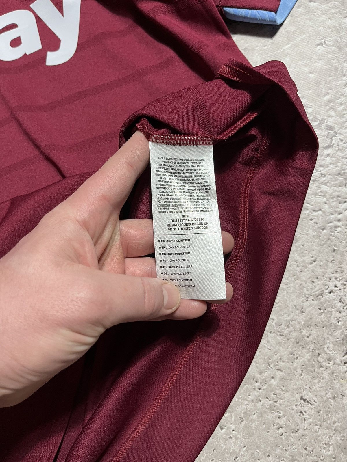 Umbro #Grandad Fan Umbro West Ham United Betway Soccer Jersey Tee Size US L / EU 52-54 / 3 - 8 Thumbnail