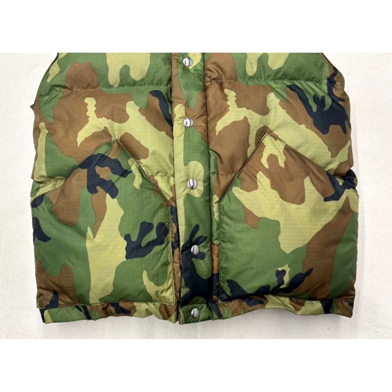 Vintage Crescent Down Works Puffer Vest Sz S CAMO Nylon Goose Down with a Hood Men Vest S Camouflage Down Vest Size US S / EU 44-46 / 1 - 7 Thumbnail