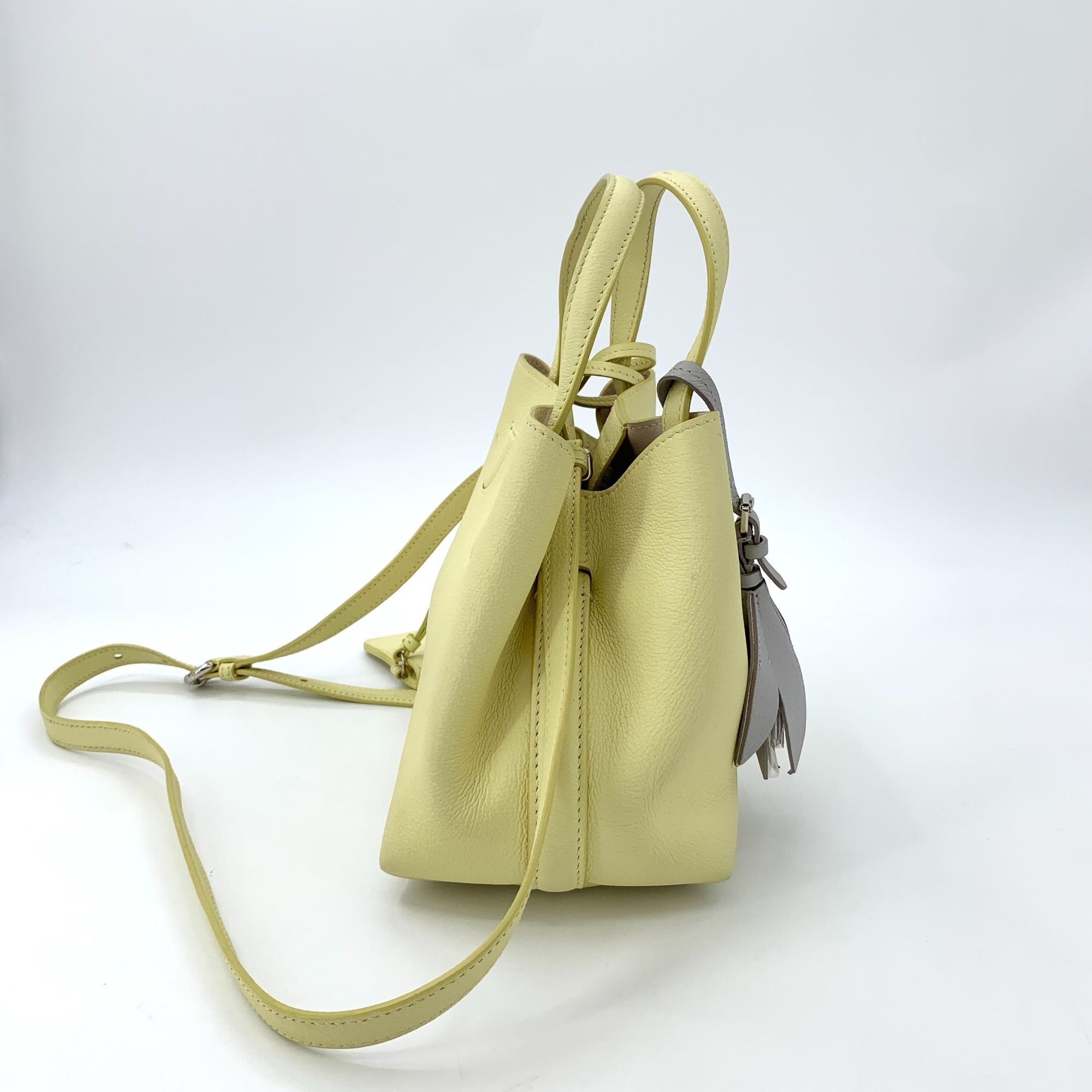 Dior Dior Yellow Leather Handbag With Detachable Straps & Leaf Ch Size ONE SIZE - 4 Thumbnail