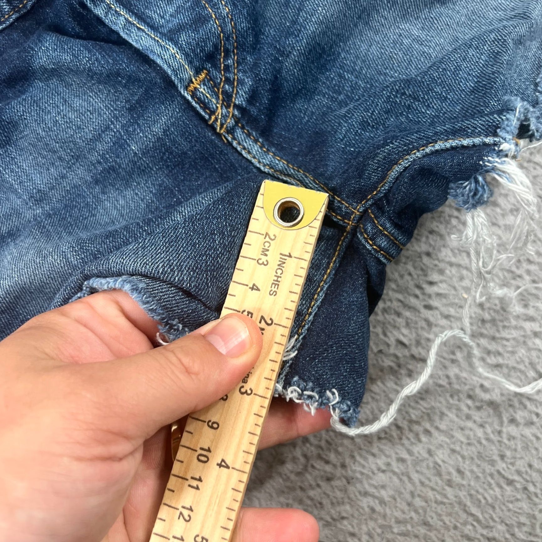 Levi's VINTAGE Levi's 501 Shorts Jeans Denim Blue Button Fly WPL-423 Women 28 Adult Female Streetwear 90s Convo Womens Size 28" / US 6 / IT 42 - 2 Thumbnail