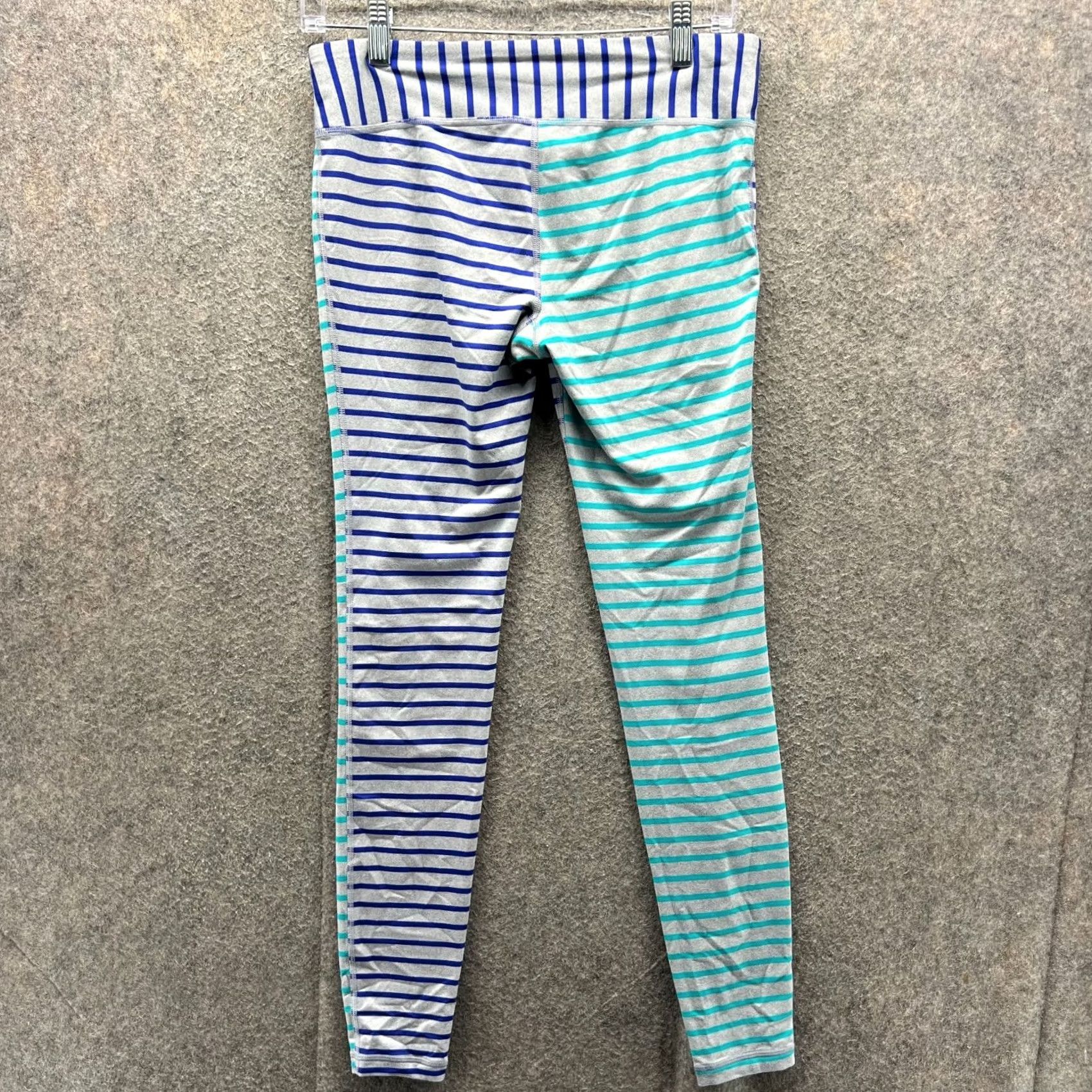 Under Armour Under Armour Legging Women Medium Gray Striped HeatGear Fitted High Rise Stretch Size 32" / US 10 / IT 46 - 2 Thumbnail