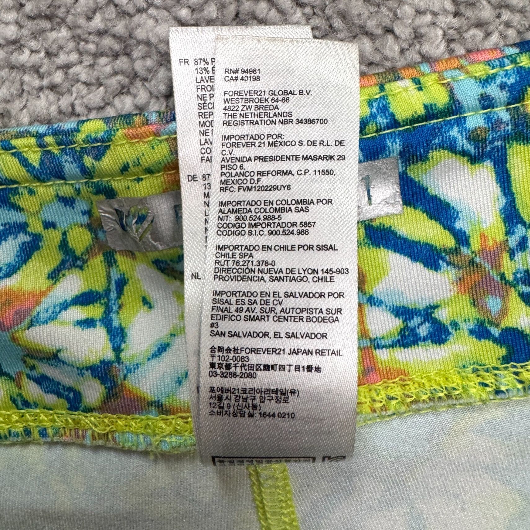 Forever 21 FOREVER 21 Tie-Dye Compression Shorts Womens Small Neon Green Blue Pink Active Size 28" / US 6 / IT 42 - 6 Thumbnail