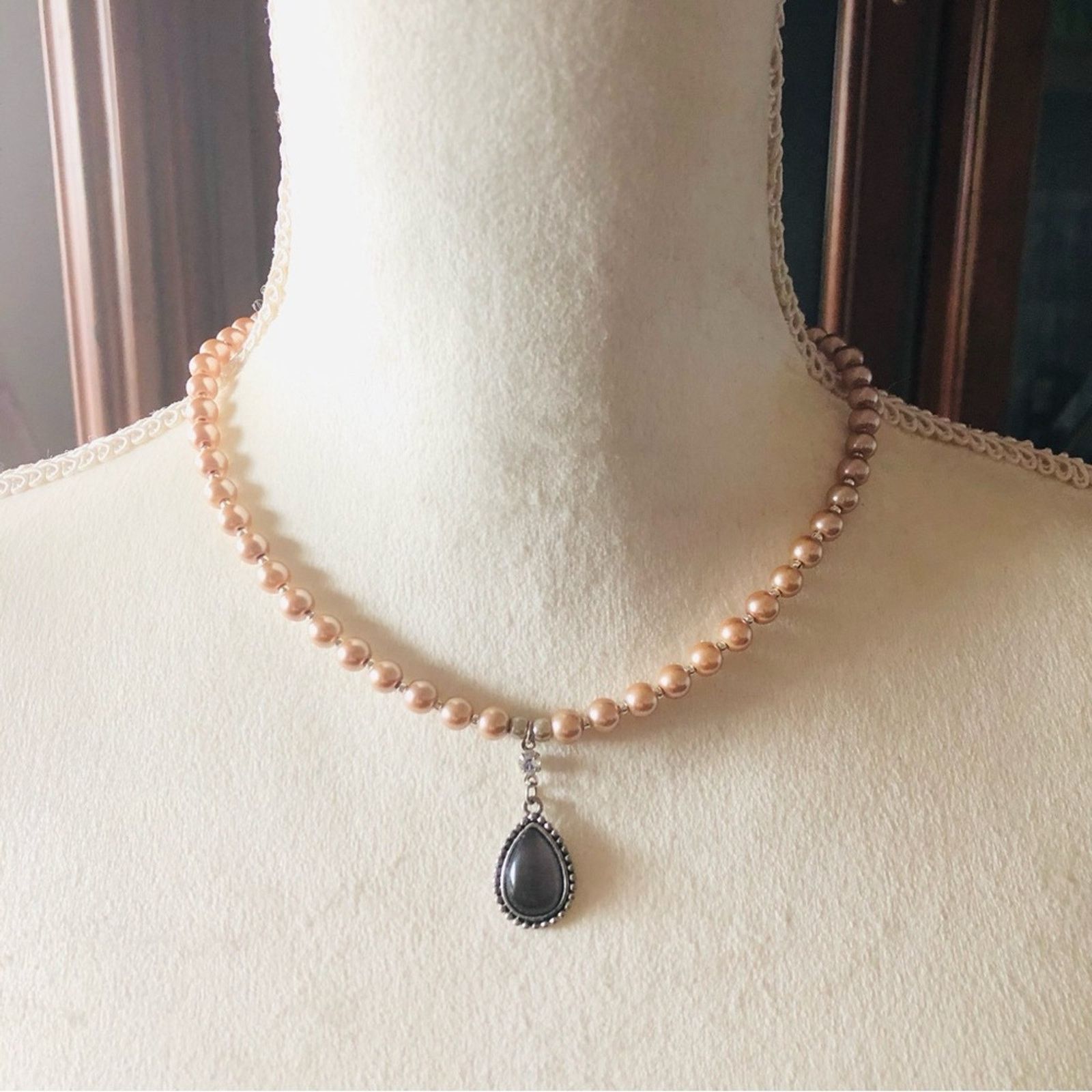 Handmade Handcrafted repurpose grey moon glow teardrop Pearl necklace Size ONE SIZE - 2 Thumbnail
