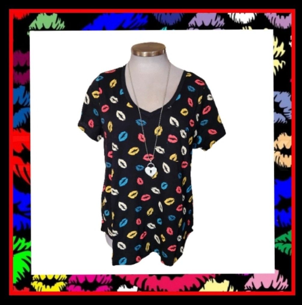 Torrid TORRID ☆ MUTI-COLOR KISSES ☆ CLASSIC SLUB TEE ☆ 3x ☆ NWOT Size 3XL / US 20-22 - 1 Thumbnail