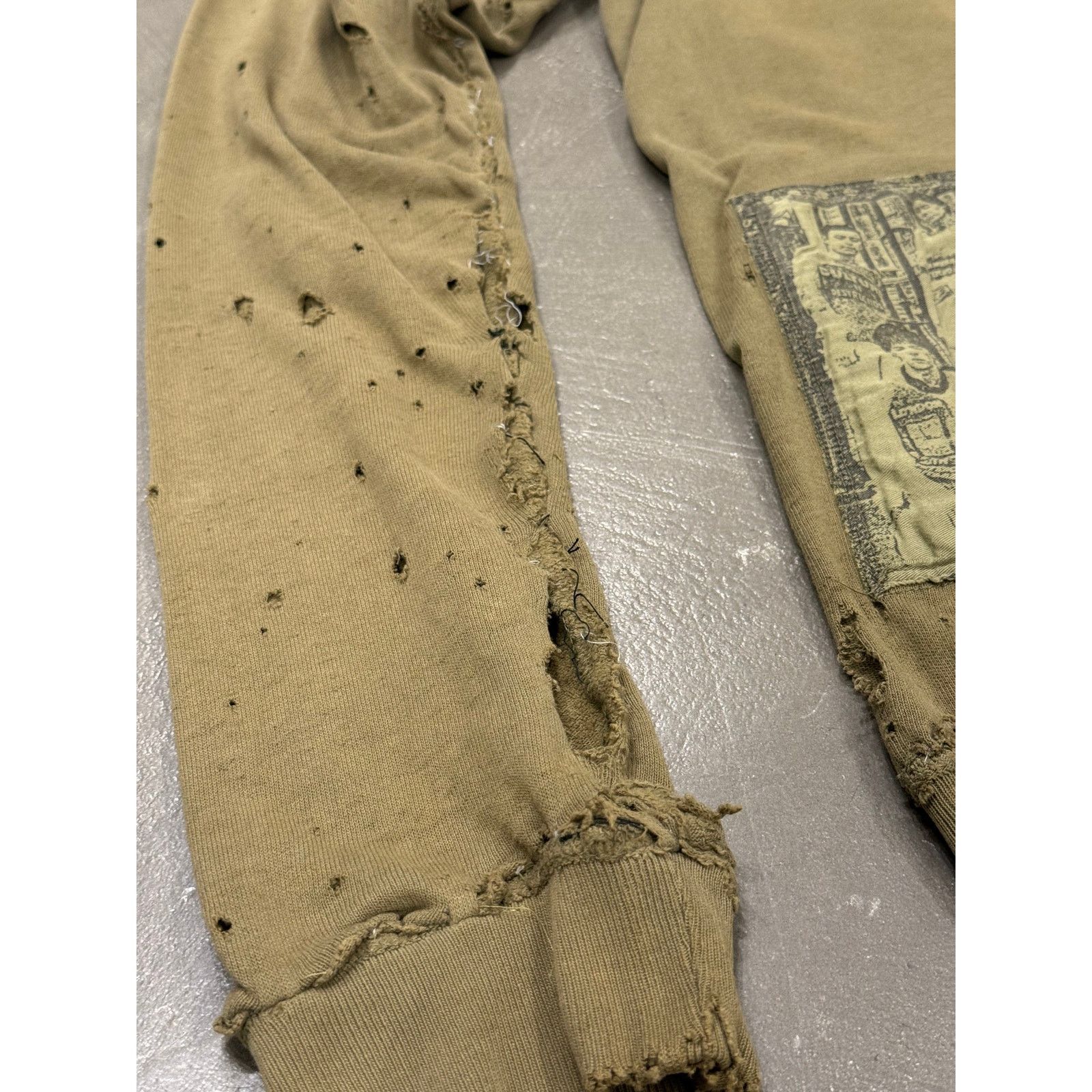 Raf Simons A/W2001 Raf Simons "Riot Riot Riot" destroyed crewneck Size US M / EU 48-50 / 2 - 11 Thumbnail