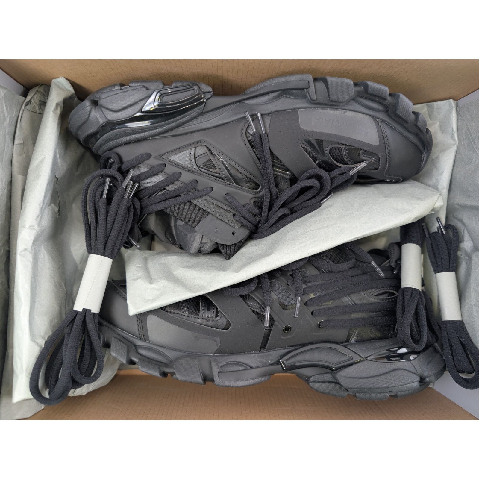 Balenciaga o1rshd1 Track Laces Shoe Sneakers in Black Size US 9 / EU 42 - 18 Thumbnail