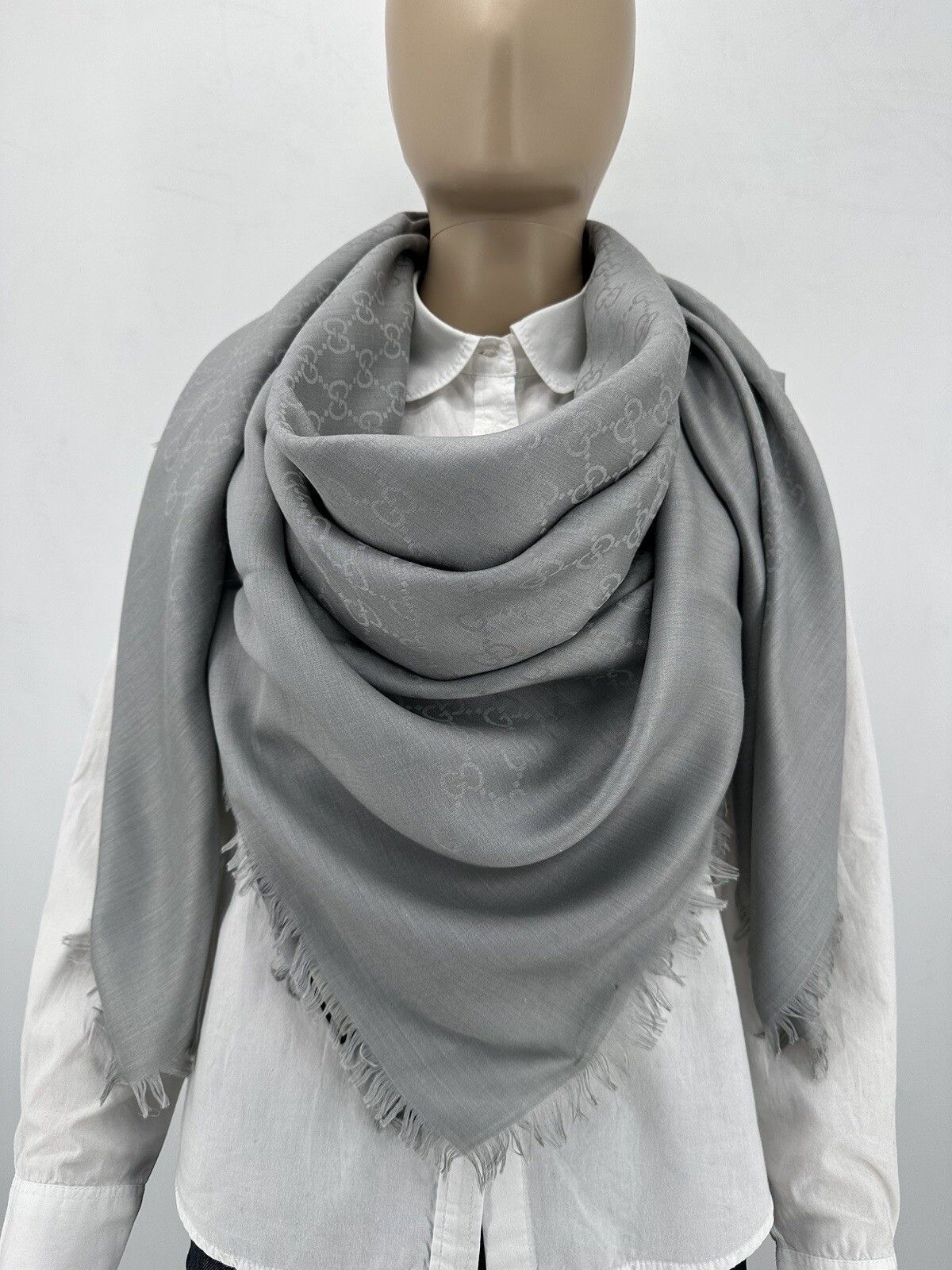 Gucci Size-135x135cm New Gucci Scarves Wool/Silk Size ONE SIZE - 1 Thumbnail