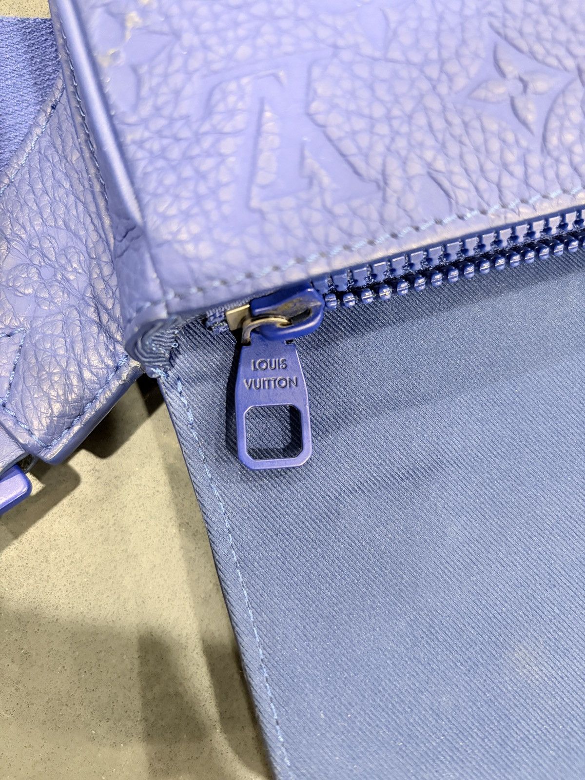 Louis Vuitton Louis Vuitton S Lock Sling Bag Monogram Taurillon Leather Size ONE SIZE - 13 Thumbnail