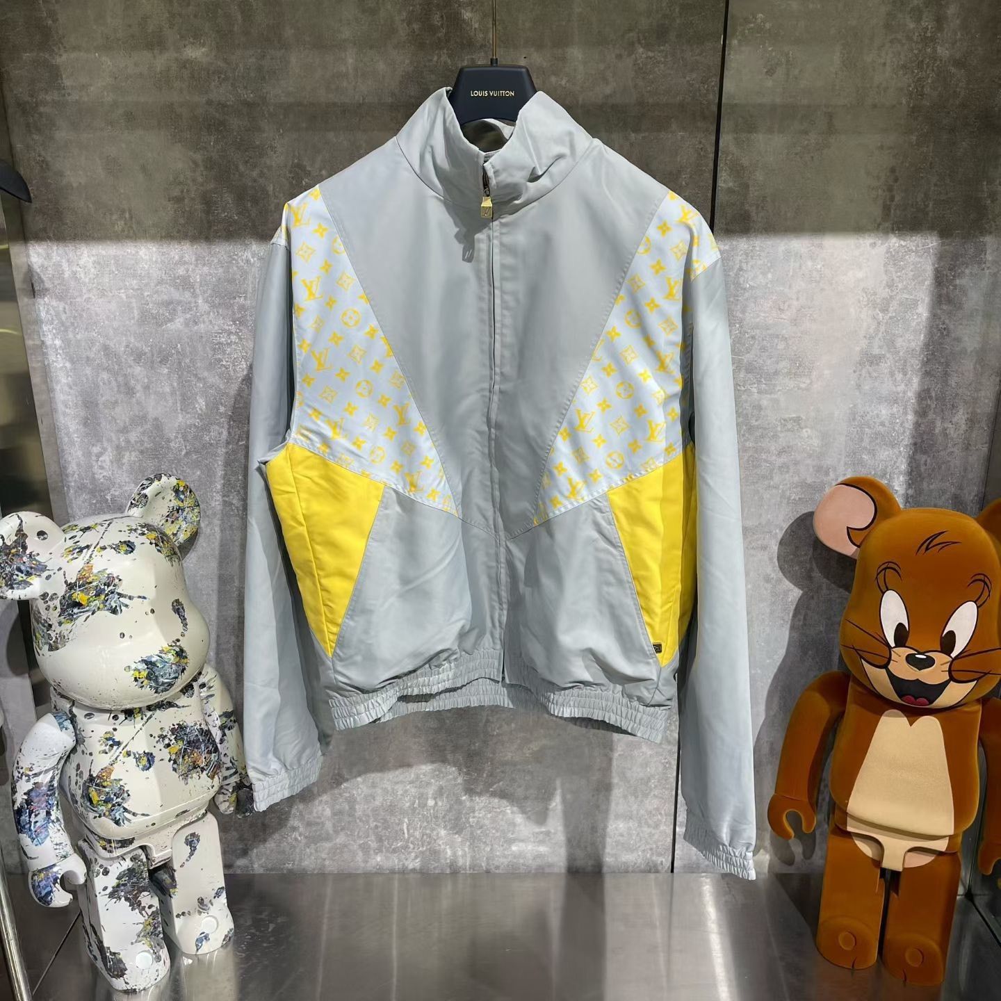 Louis Vuitton Louis Vuitton Yellow Light Jacket m Men Size US M / EU 48-50 / 2 - 1 Thumbnail