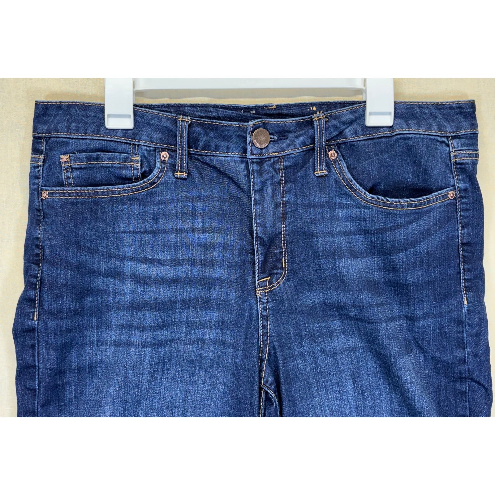 7 For All Mankind 7 For All Mankind Denim Shorts dark wash size 14 Size 36" / US 14 / IT 50 - 8 Thumbnail