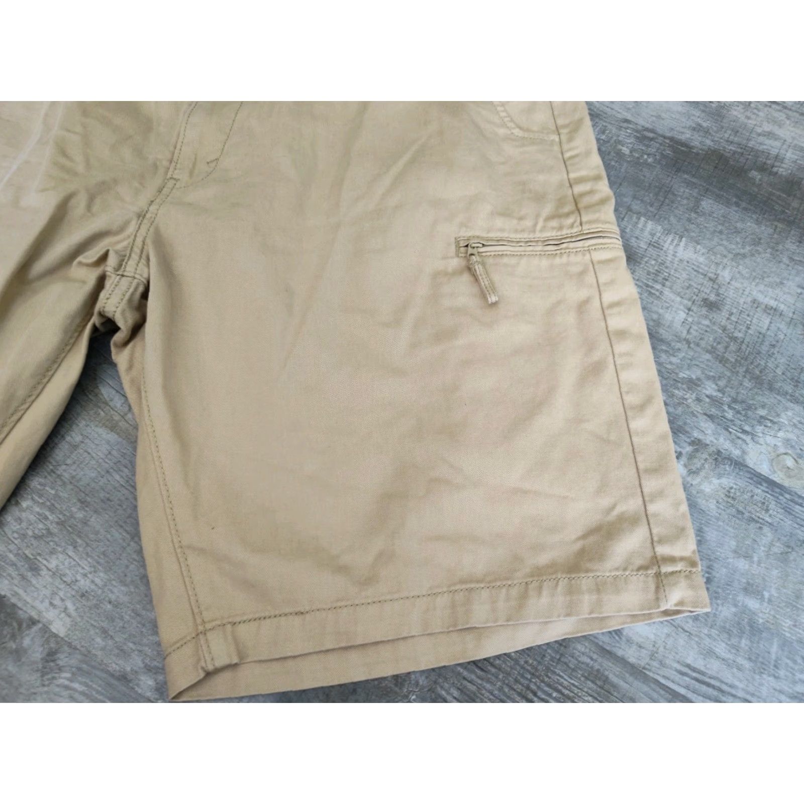 Levi's VINTAGE Levi's Signature Gold Utility Shorts Men’s Size 40 Casual Workwear Travel Brown Cotton 10.5" Inseam NWT Size US 40 / EU 56 - 4 Thumbnail