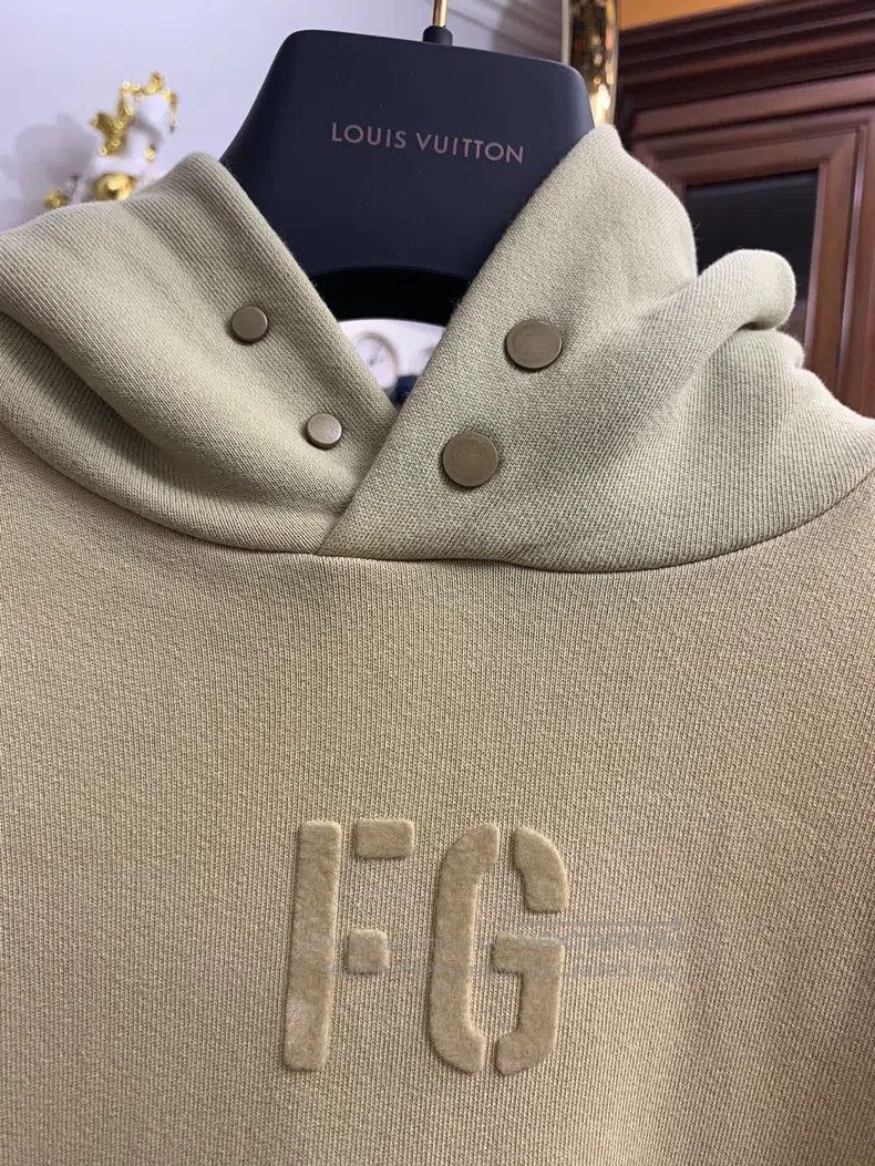 Fear of God fear of god Season 7 distressed faded process flocked swea Size US M / EU 48-50 / 2 - 2 Thumbnail