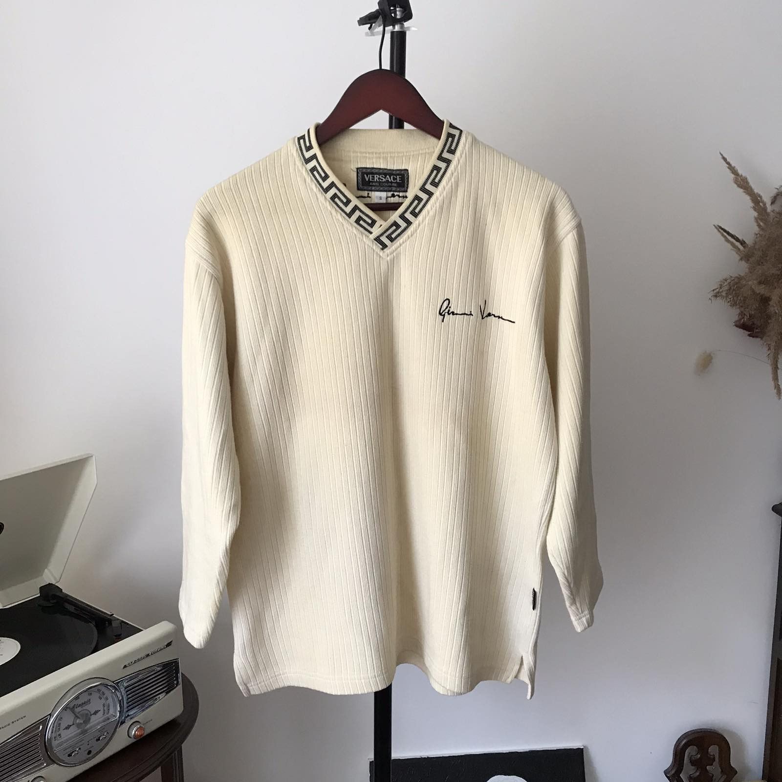 Versace Rare 💥 Vintage Versace signature Logo Sweatshirt Size US S / EU 44-46 / 1 - 1 Thumbnail