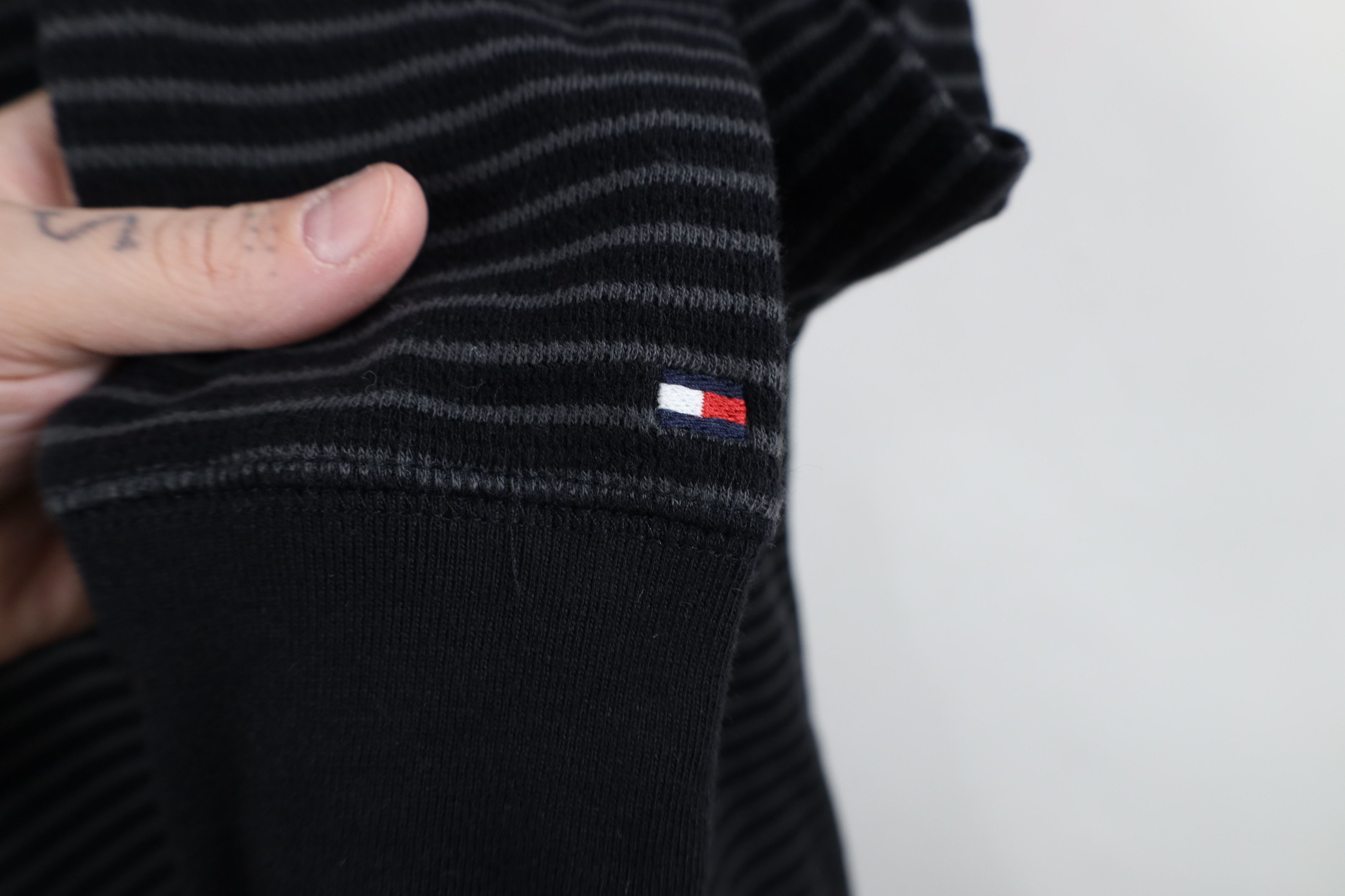 Tommy Hilfiger Vintage Tommy Hilfiger Waffle Knit Long Sleeve T-Shirt Size US M / EU 48-50 / 2 - 5 Thumbnail