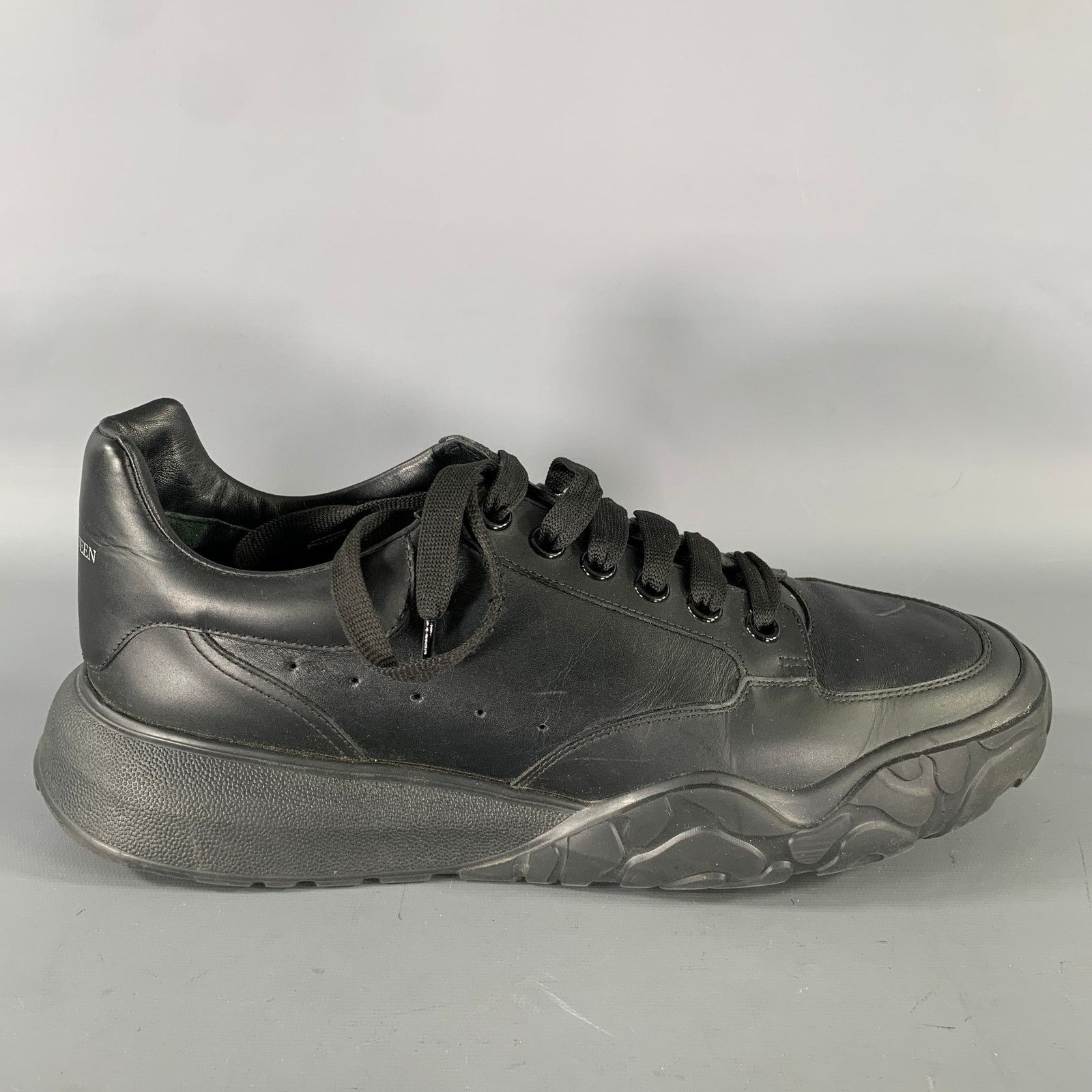 Alexander McQueen ALEXANDER MCQUEEN Size 10.5 Black Leather Sneakers Size US 10.5 / EU 43-44 - 2 Thumbnail