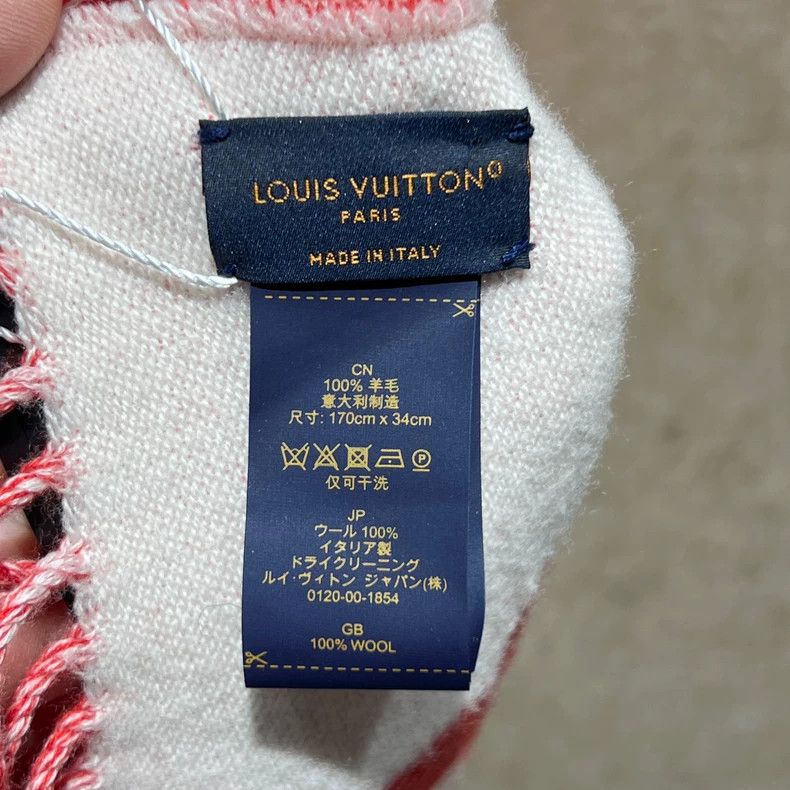 Louis Vuitton Louis Vuitton Red and white presbyopia full print wool sca Size ONE SIZE - 3 Thumbnail