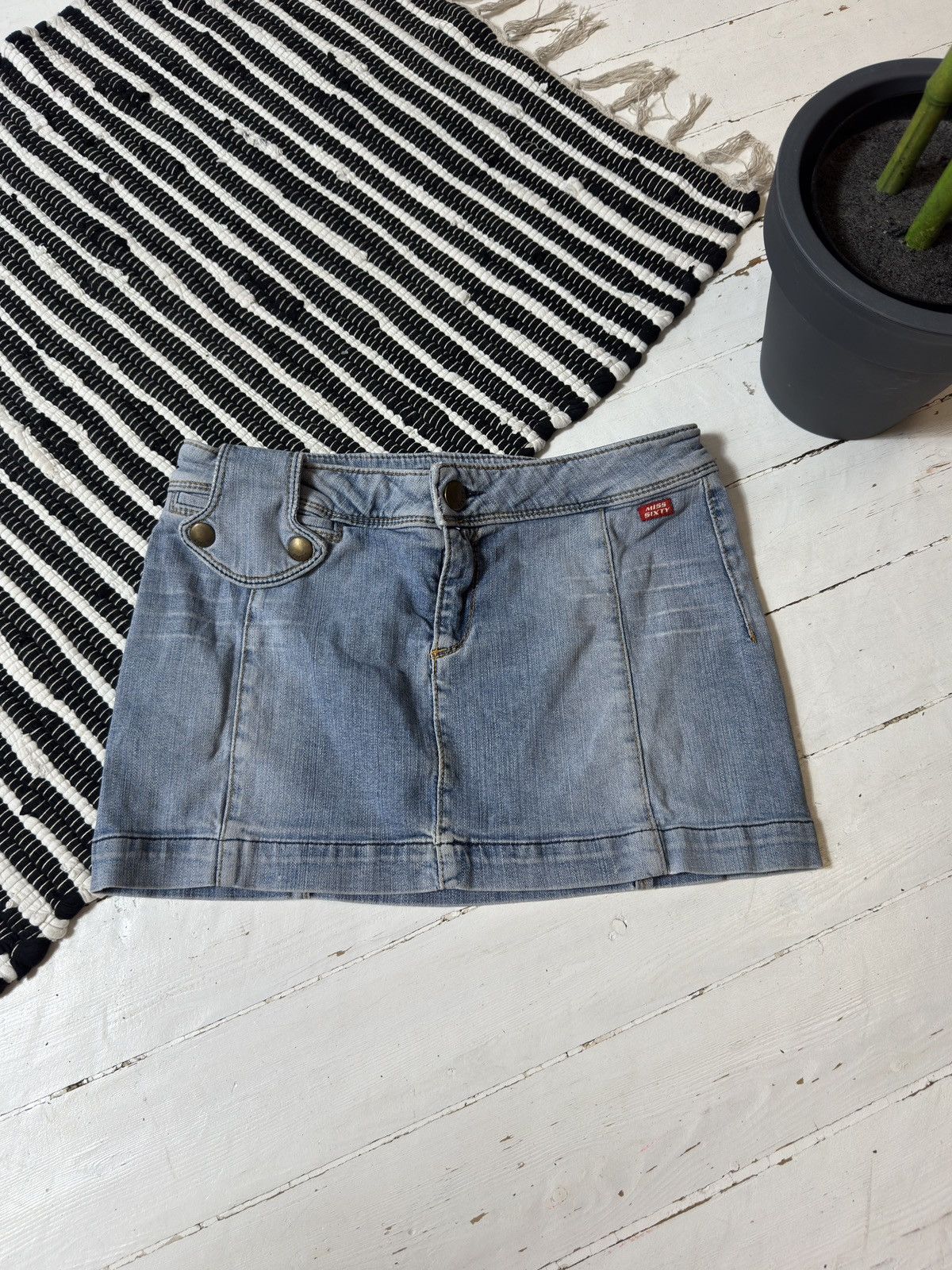 Miss Sixty VINTAGE MISS SIXTY 2000s MINI SKIRT Size 28" / US 6 / IT 42 - 1 Thumbnail